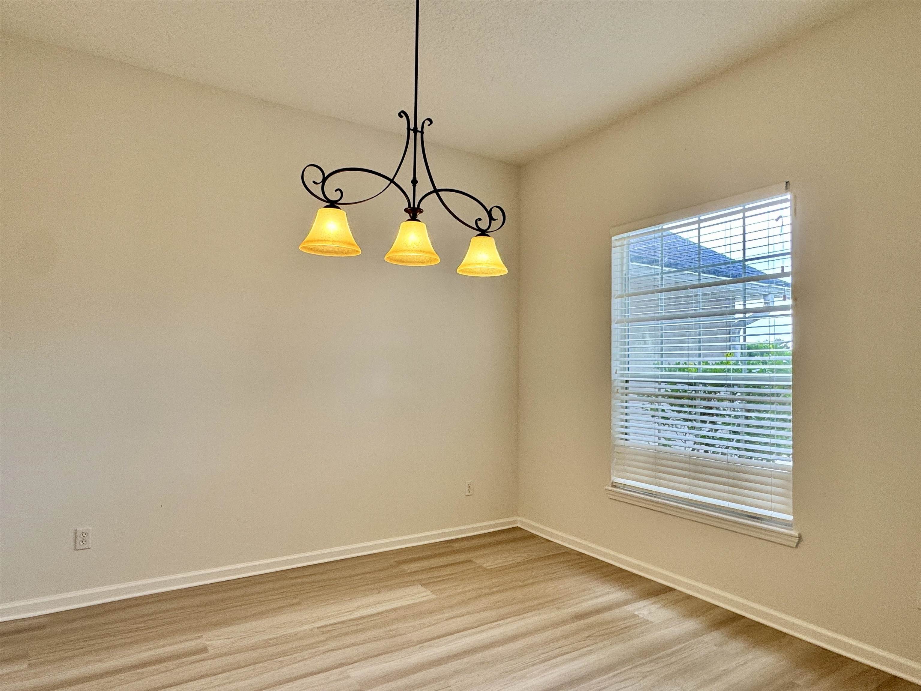 Image 7 of 50 For 1012 Arbor Trails Ct