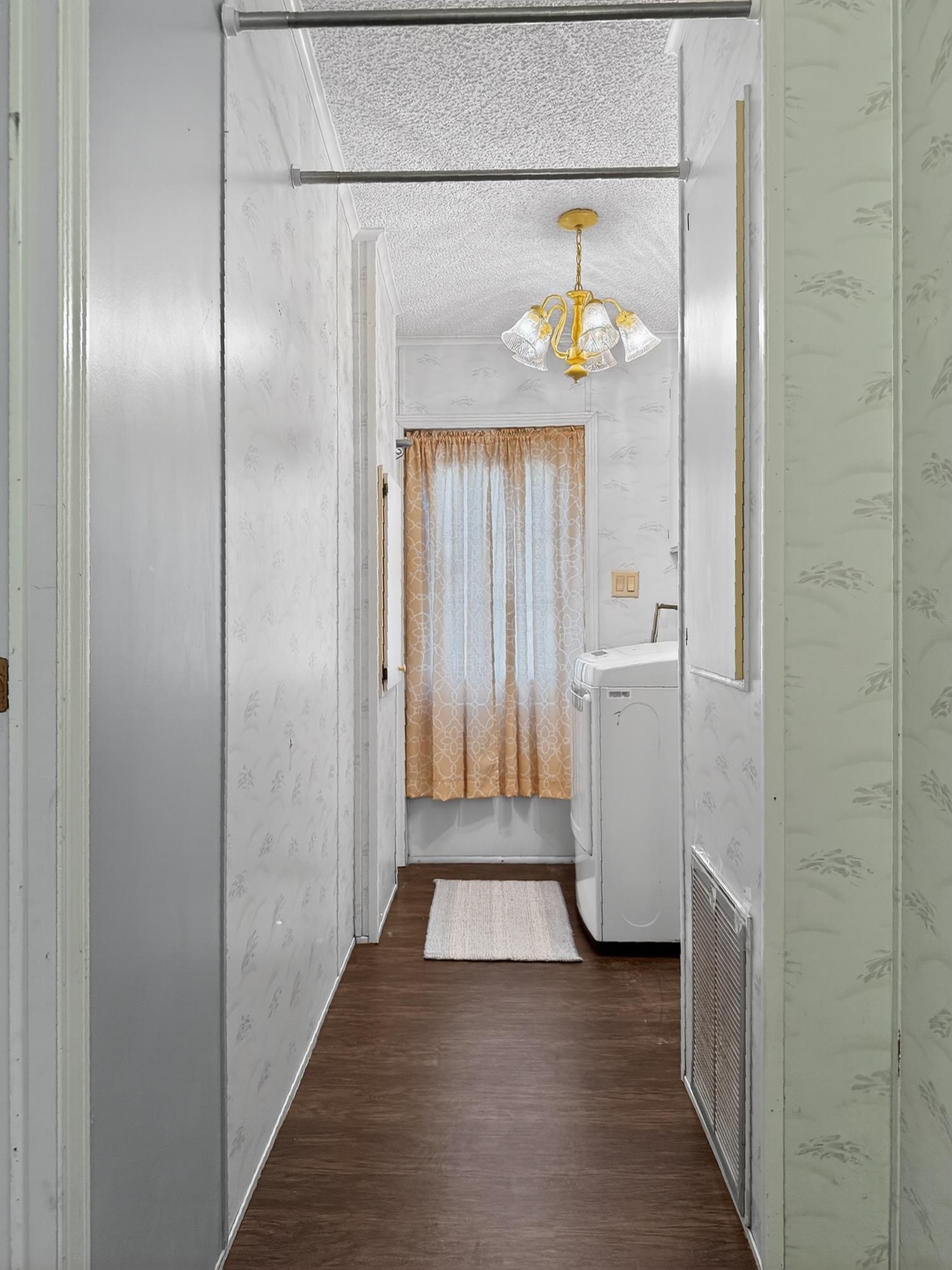 Image 15 of 28 For 142 Garcia St