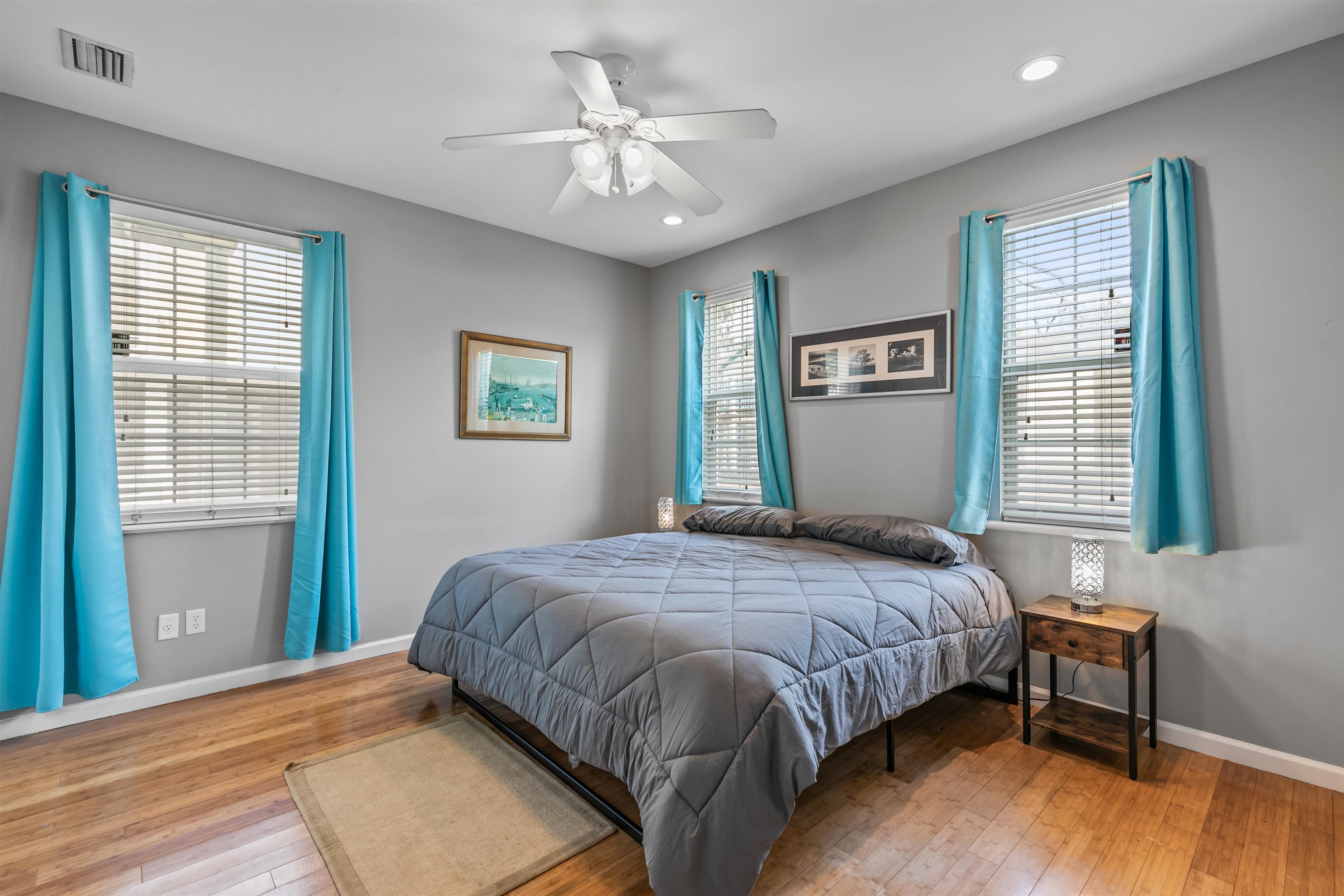 Image 19 of 35 For 28 Spring St.