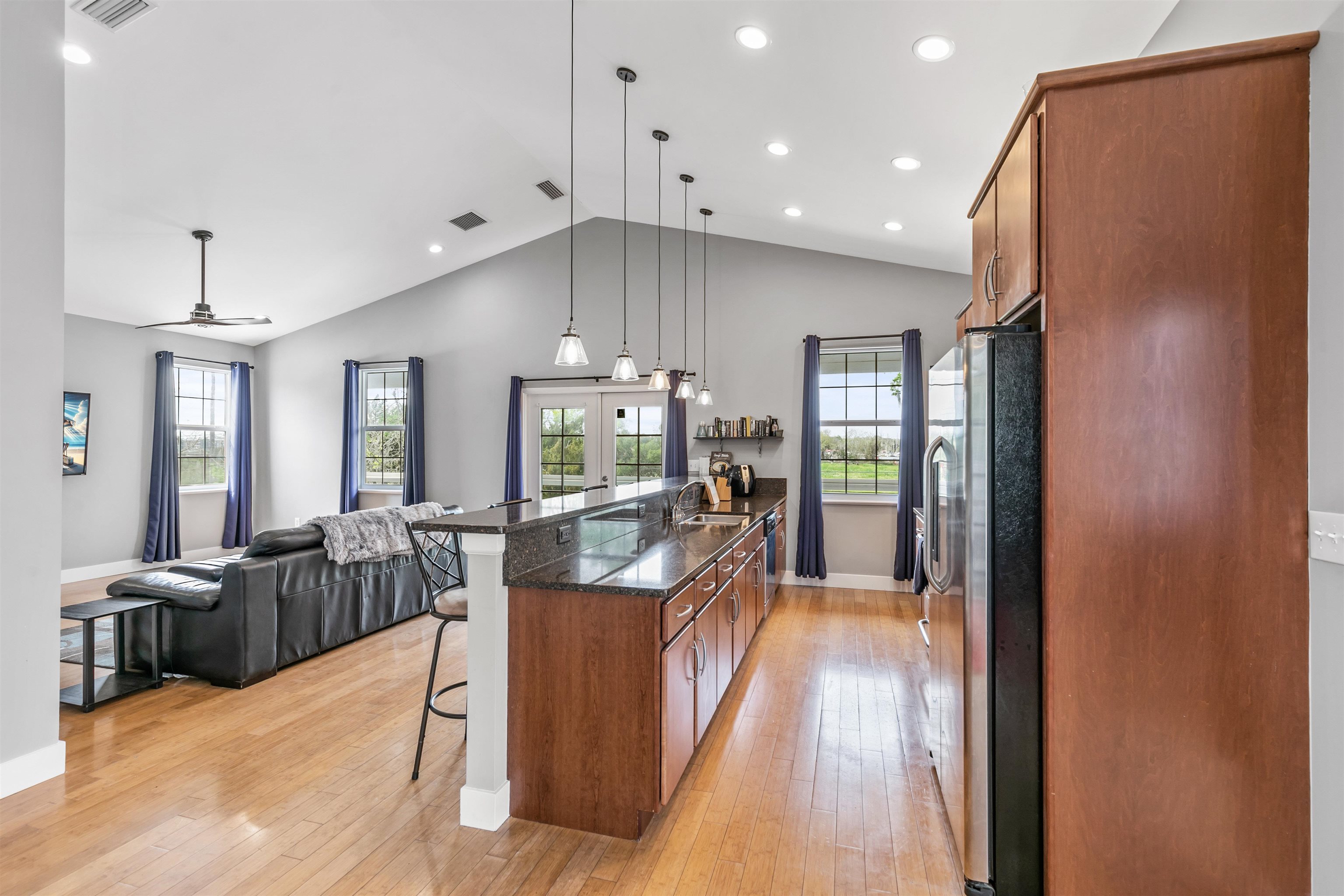 Image 26 of 35 For 28 Spring St.