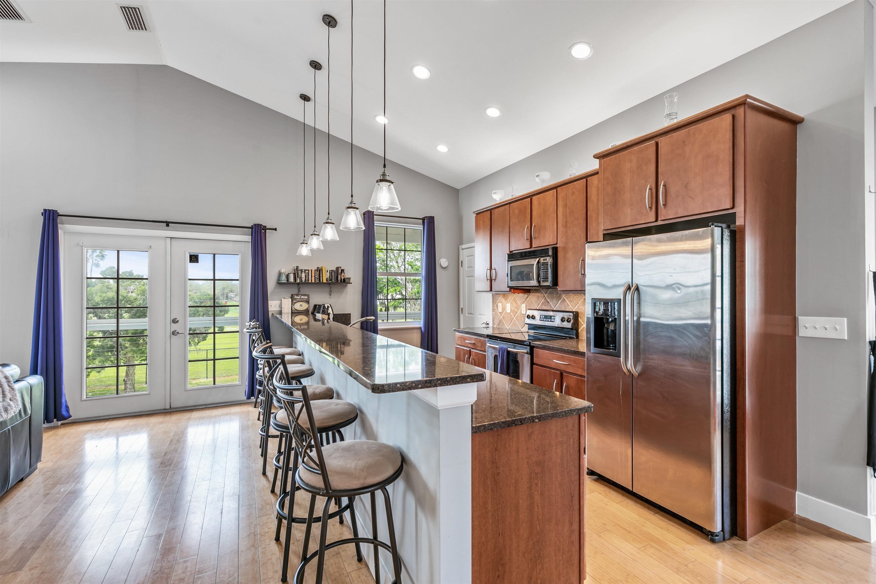 Image 28 of 35 For 28 Spring St.