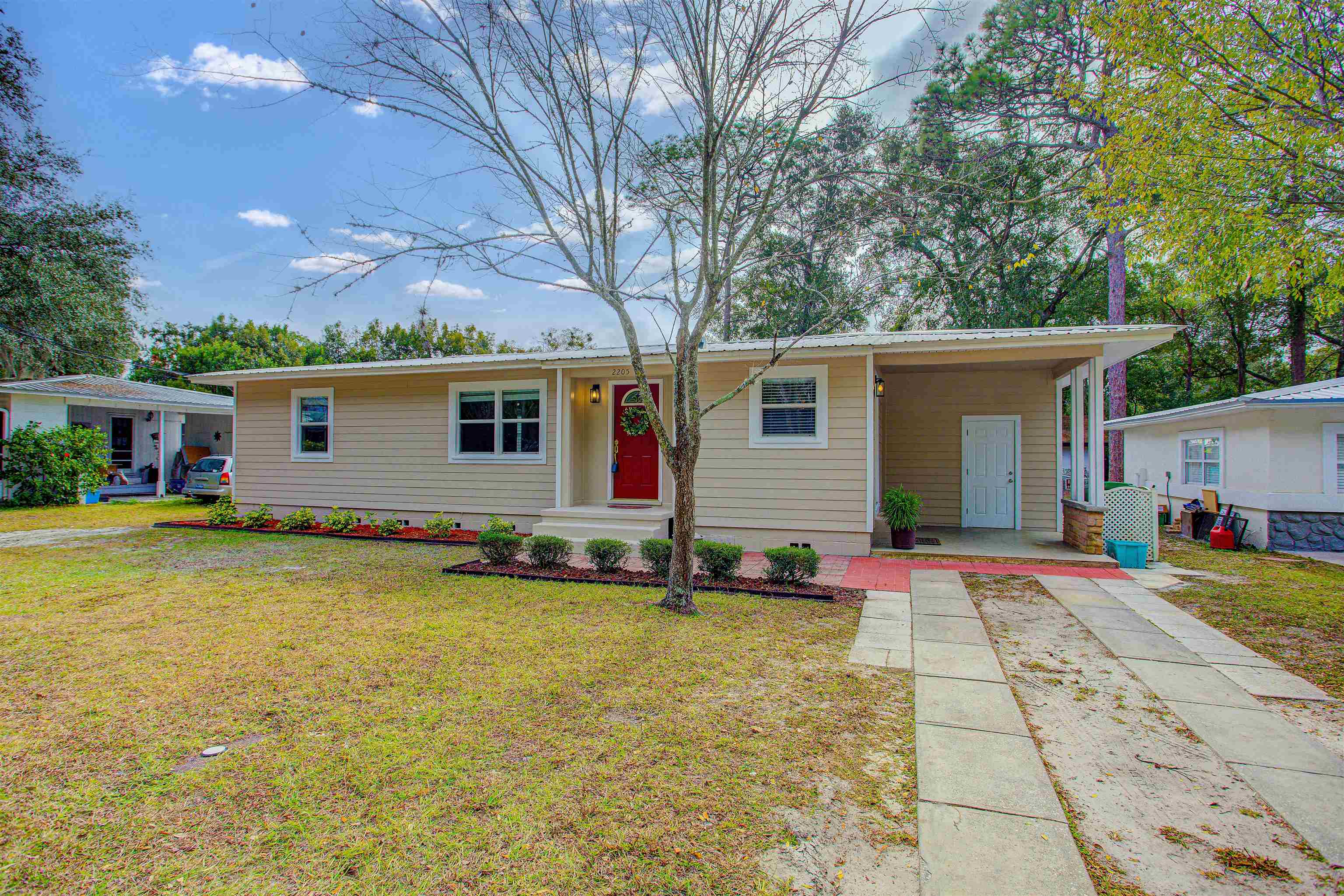 Image 17 of 70 For 2205 Gillis St