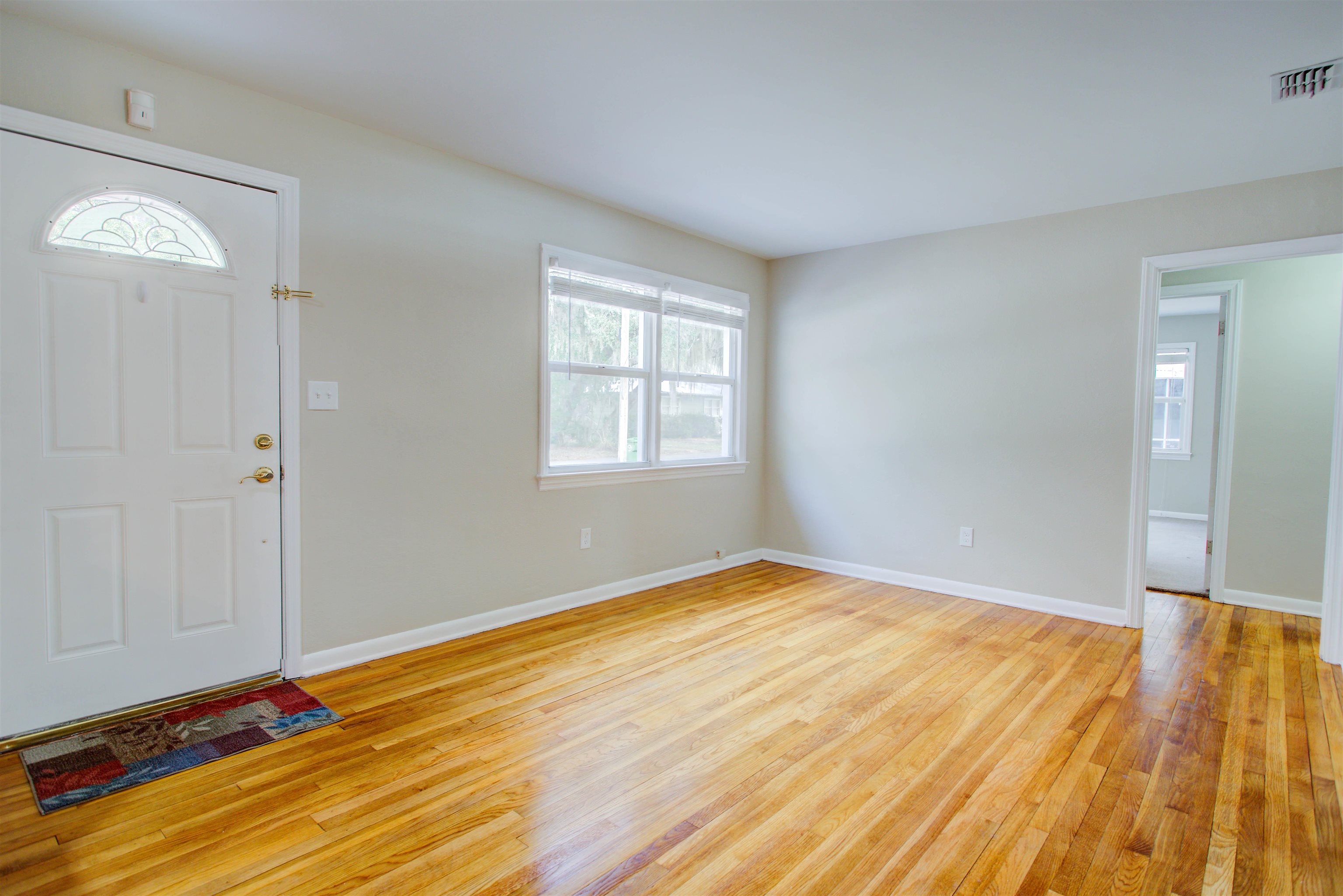 Image 23 of 70 For 2205 Gillis St