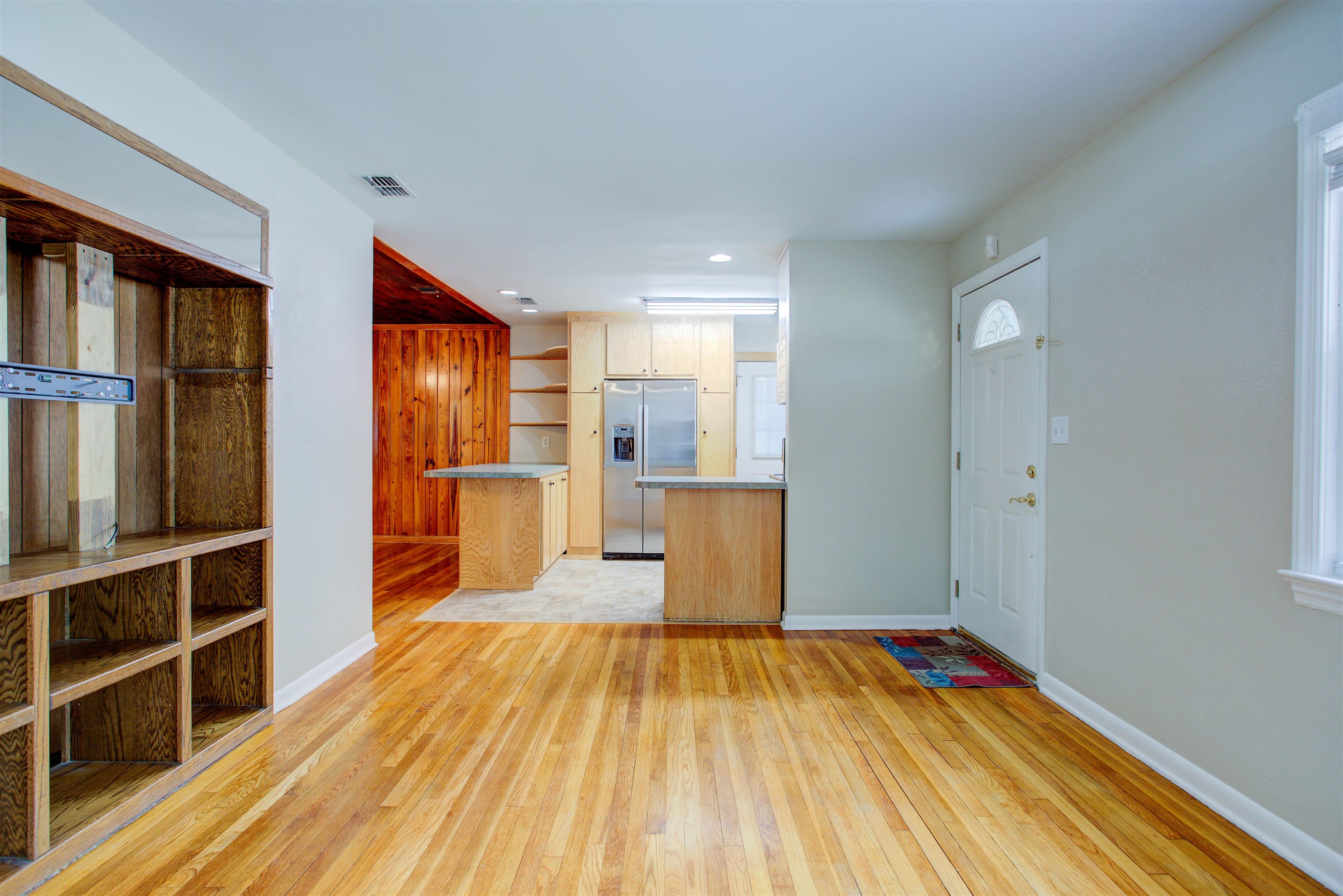 Image 25 of 70 For 2205 Gillis St