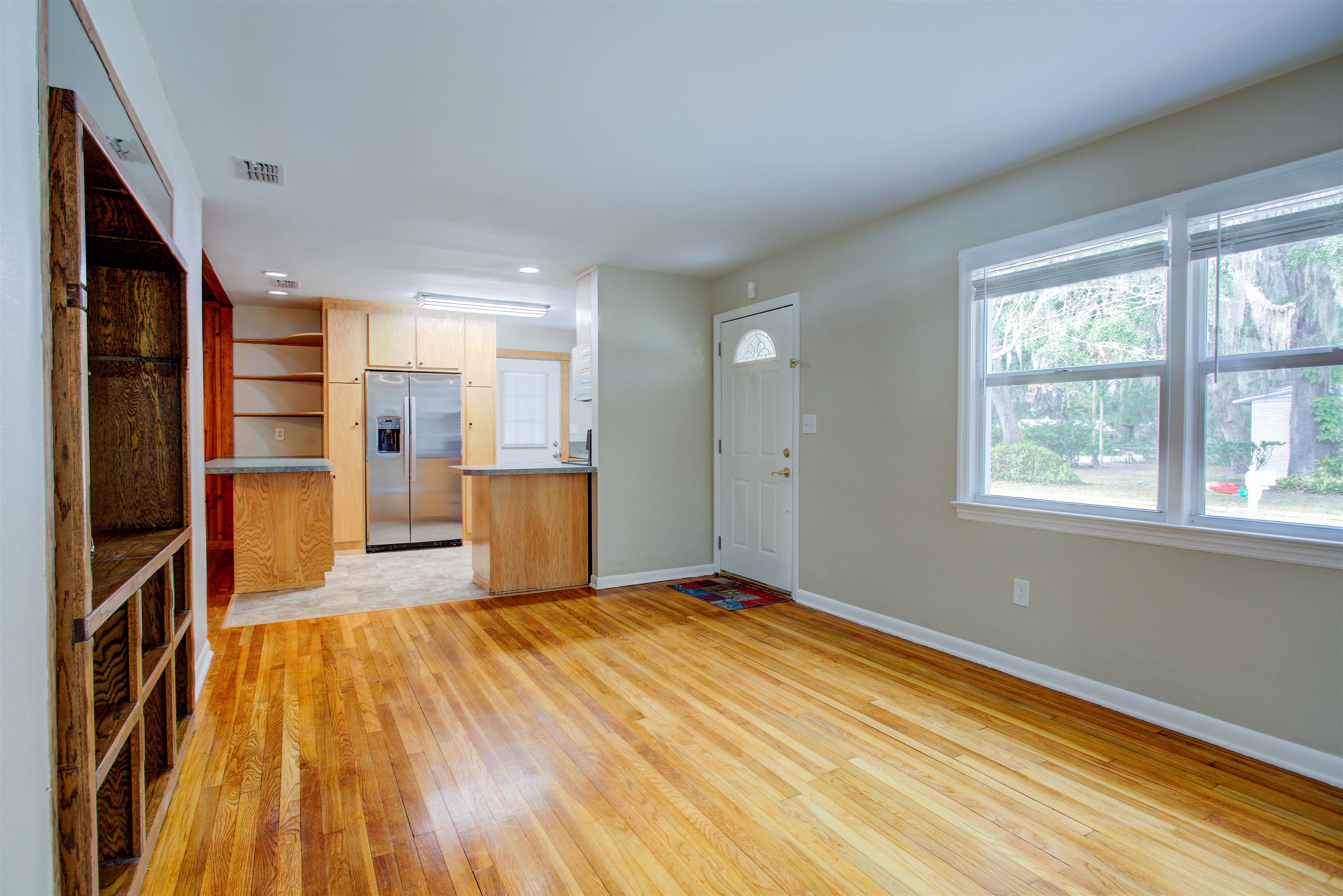 Image 26 of 70 For 2205 Gillis St