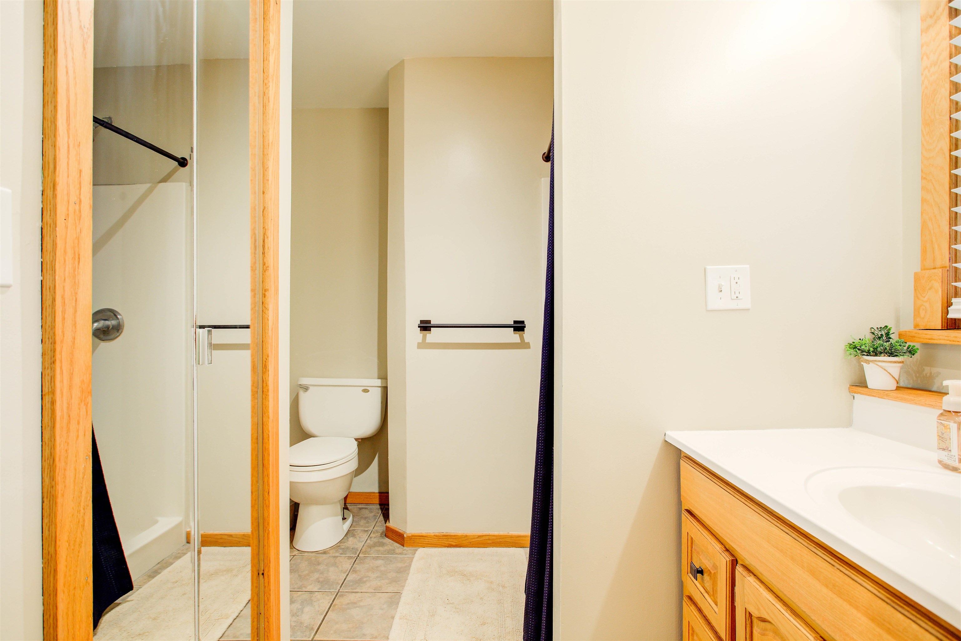 Image 45 of 70 For 2205 Gillis St