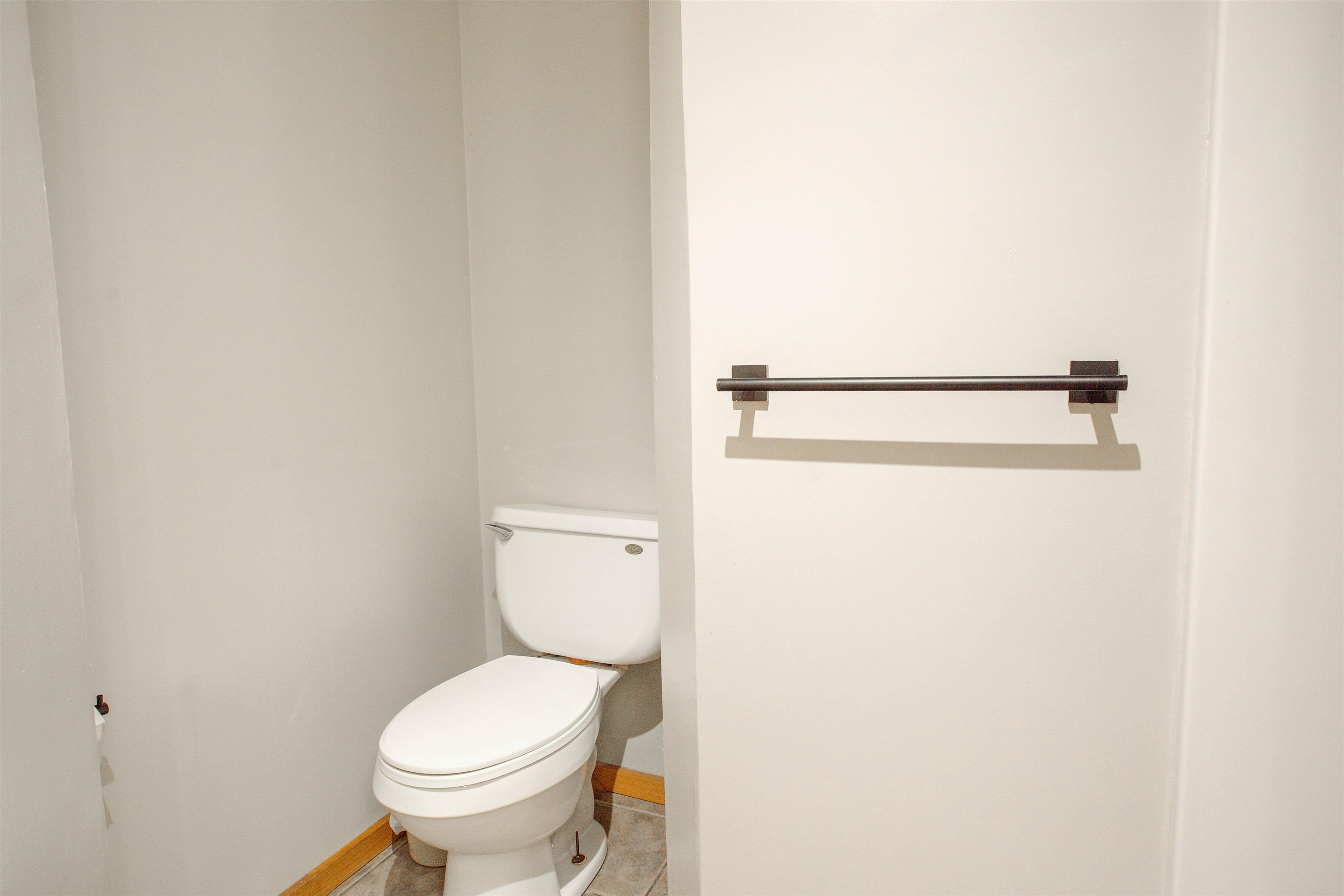 Image 48 of 70 For 2205 Gillis St