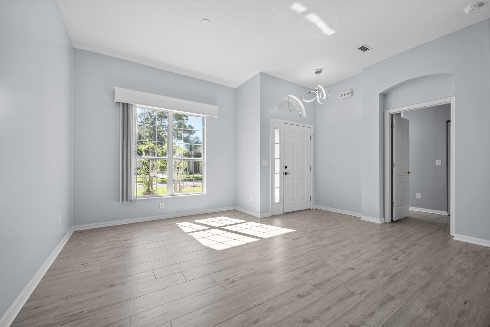 Image 12 of 68 For 1116 Compass Row