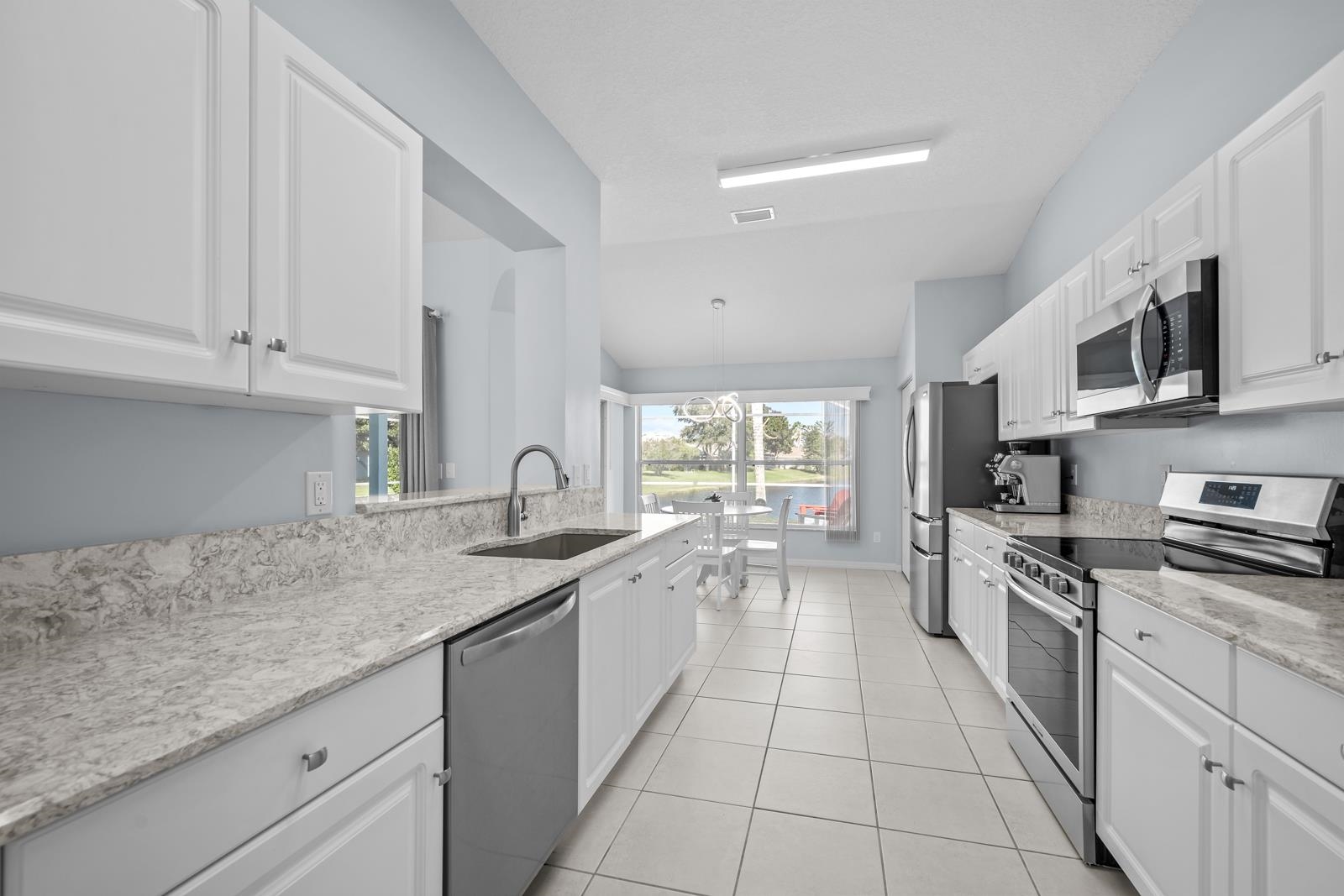 Image 17 of 68 For 1116 Compass Row