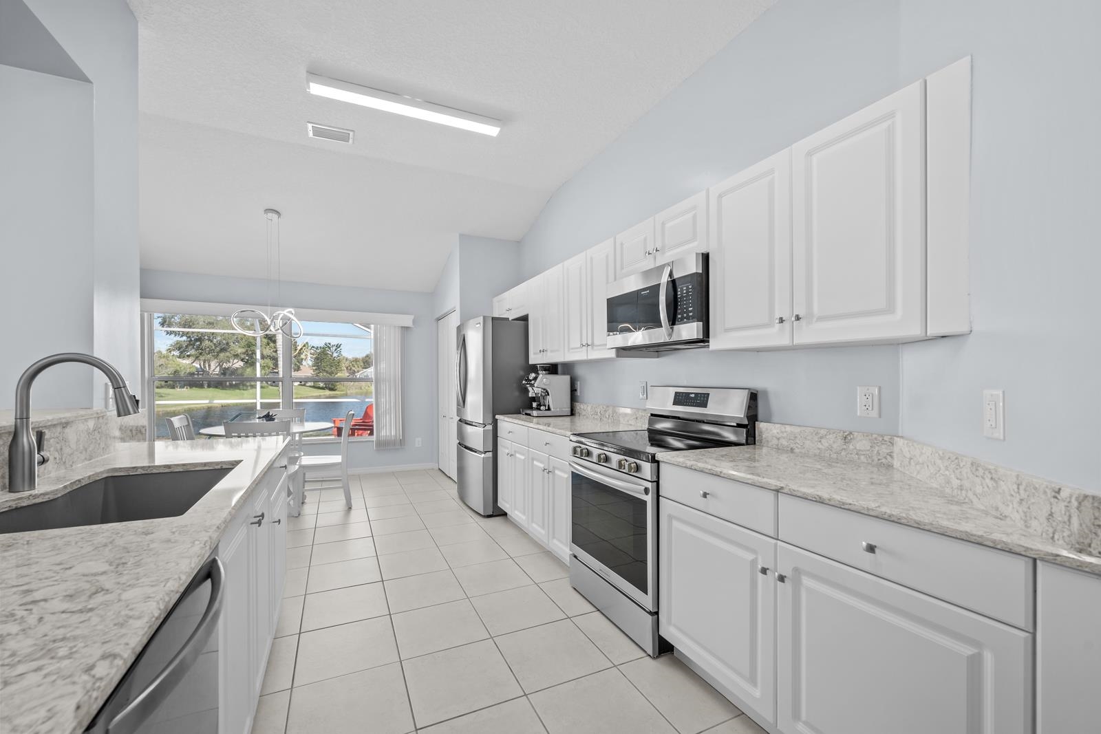 Image 20 of 68 For 1116 Compass Row