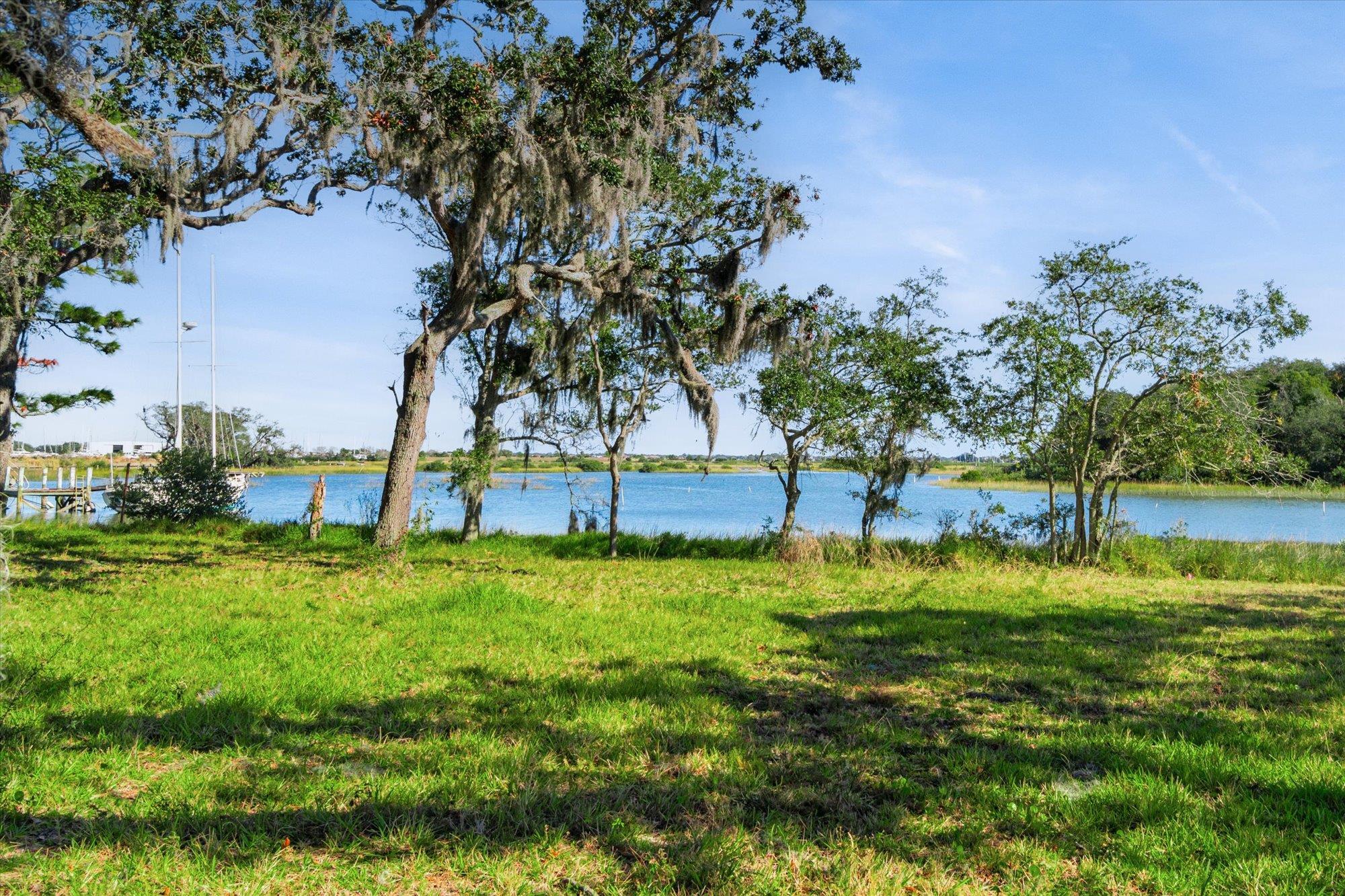 Image 15 of 38 For 1540 Arapaho Ave