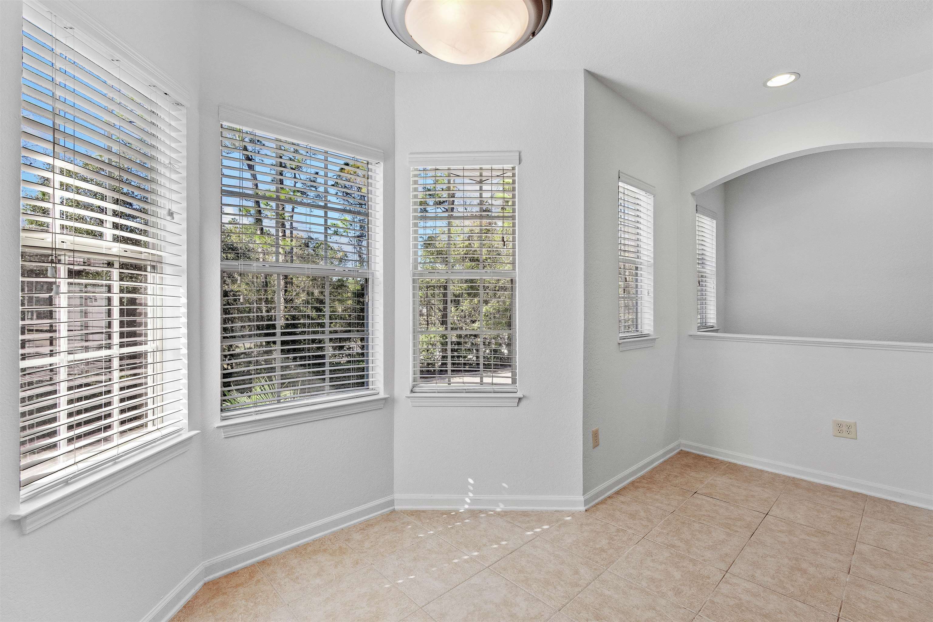 Image 10 of 78 For 215 Bayberry Cir  605