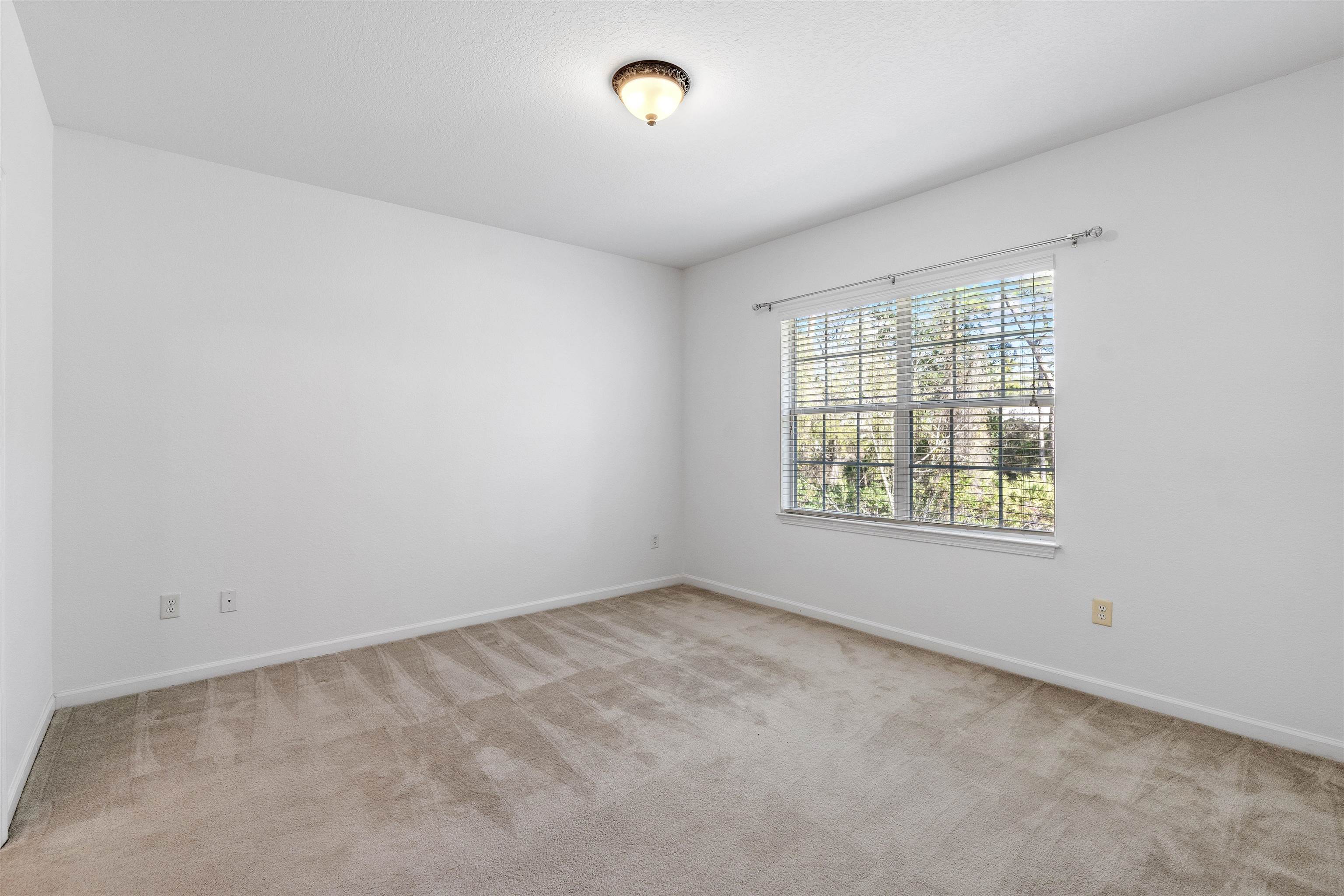 Image 20 of 78 For 215 Bayberry Cir  605