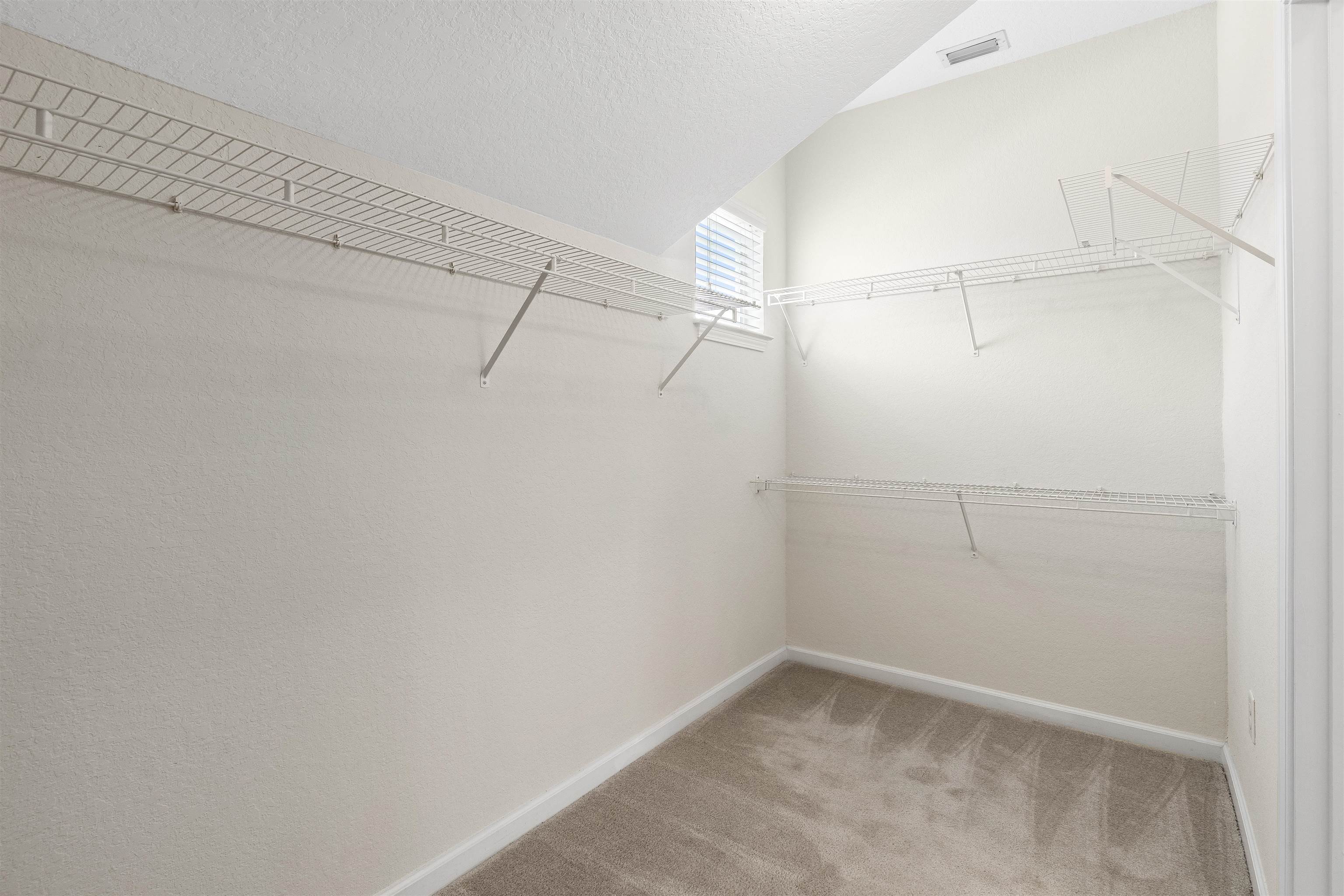 Image 22 of 78 For 215 Bayberry Cir  605