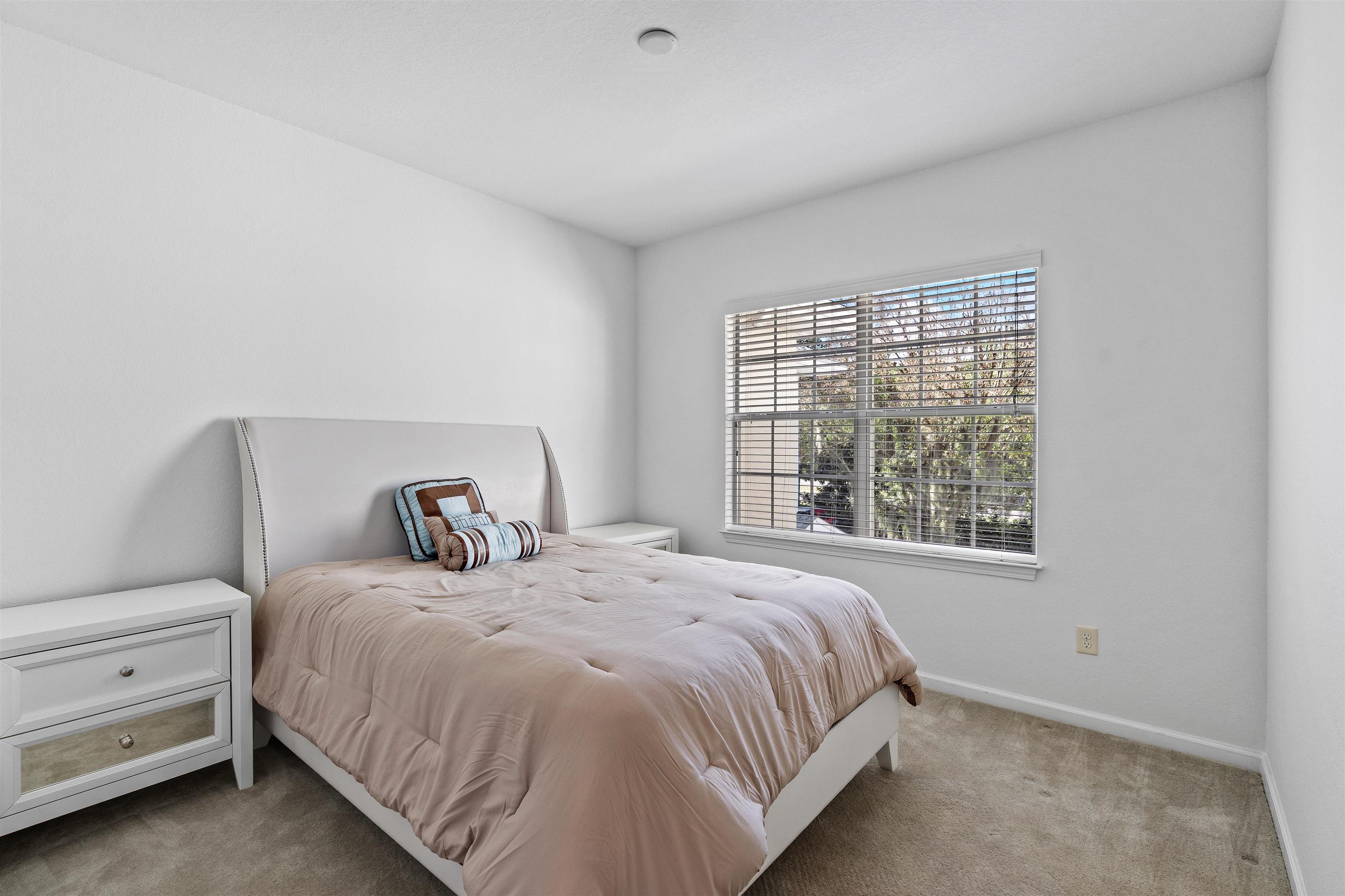 Image 33 of 78 For 215 Bayberry Cir  605