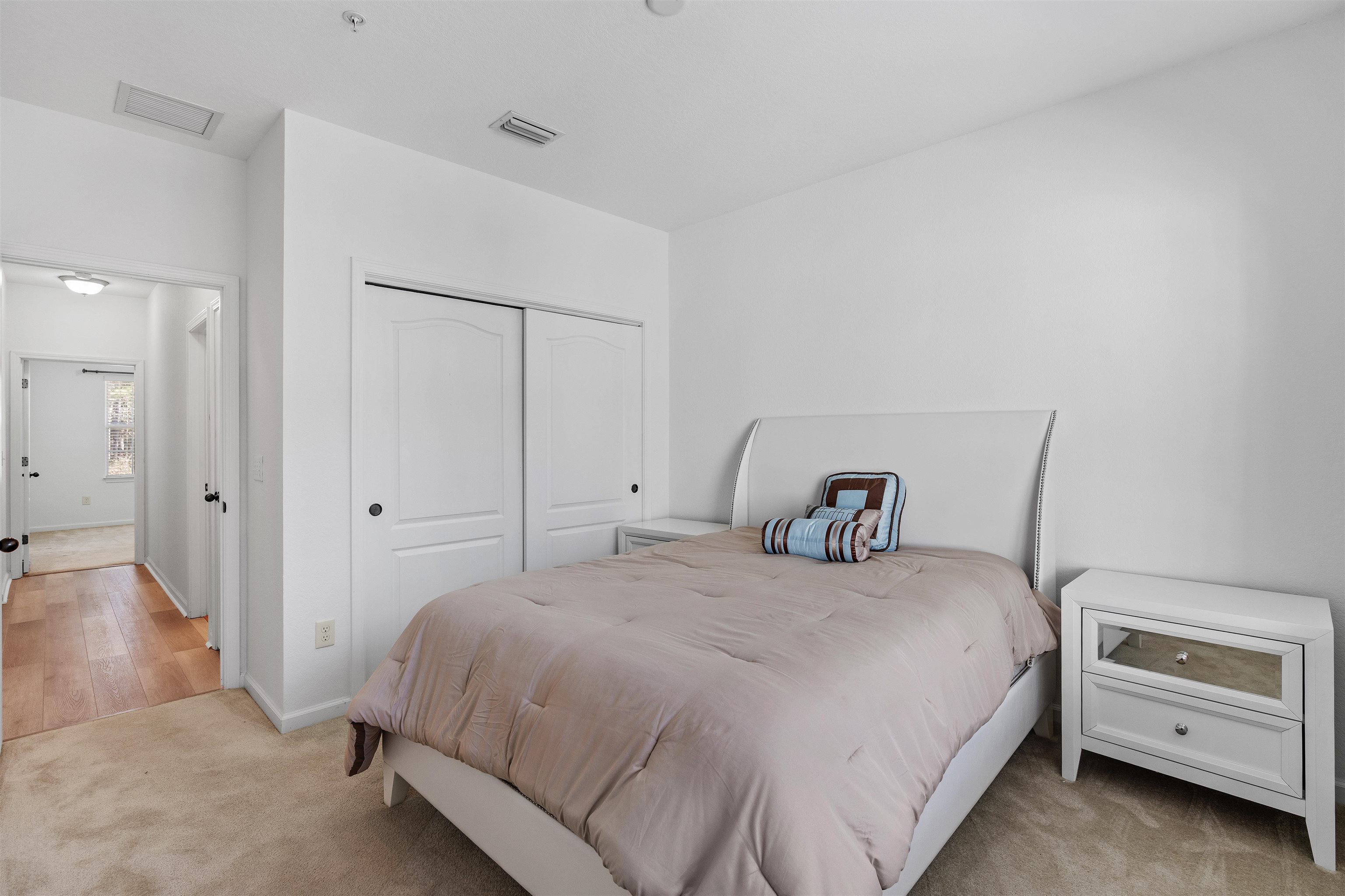 Image 34 of 78 For 215 Bayberry Cir  605