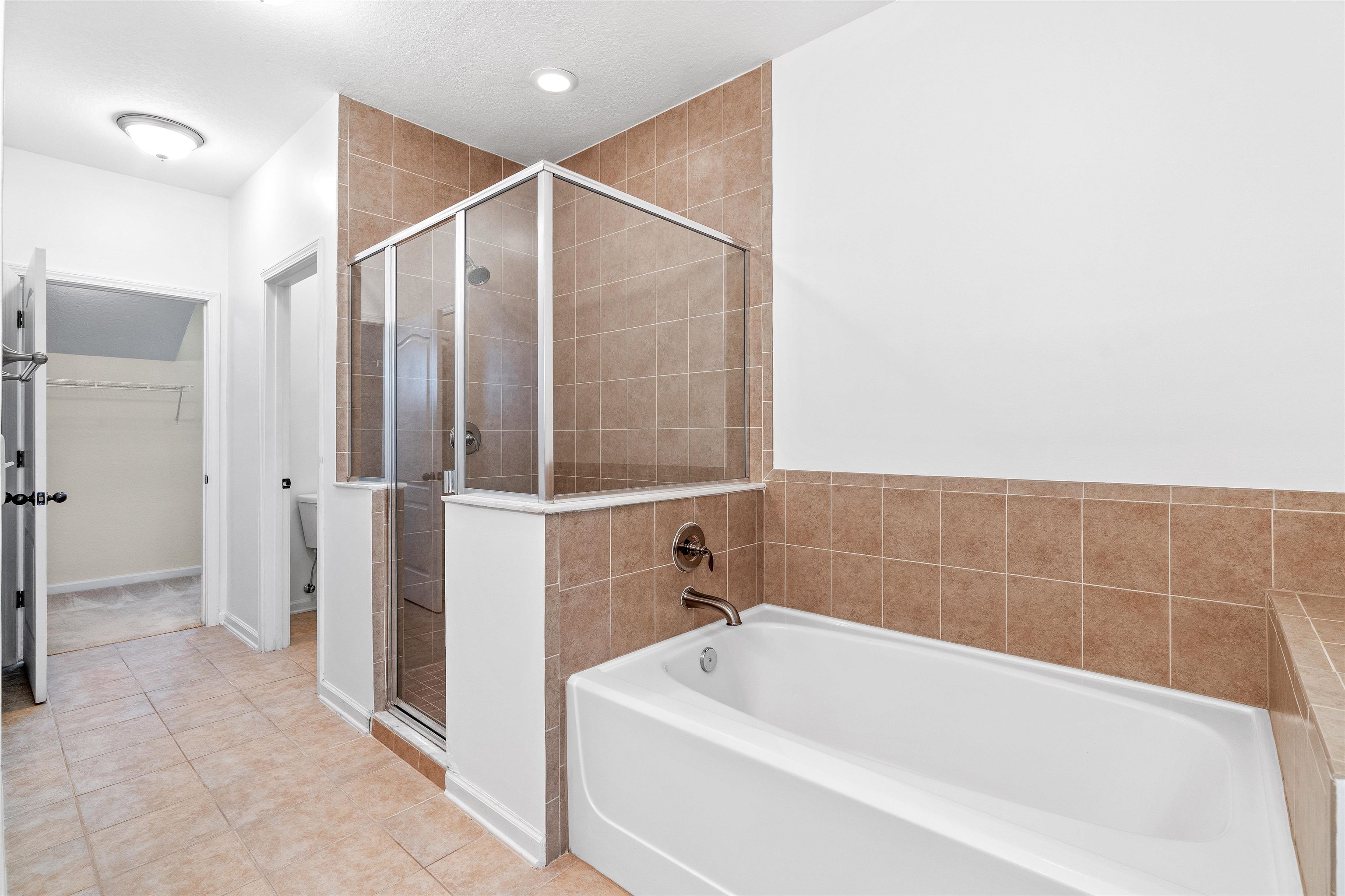 Image 46 of 78 For 215 Bayberry Cir  605