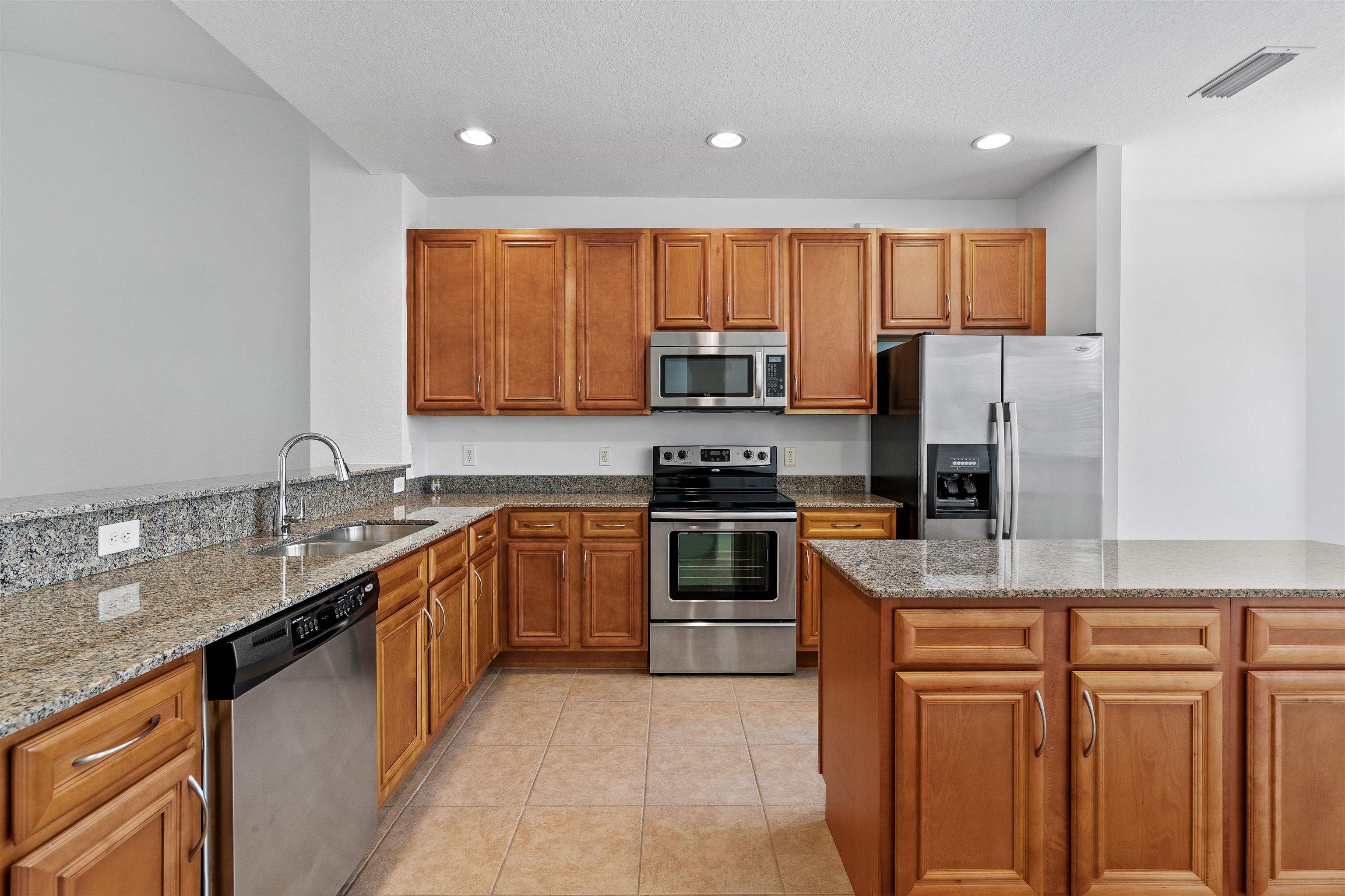 Image 5 of 78 For 215 Bayberry Cir  605