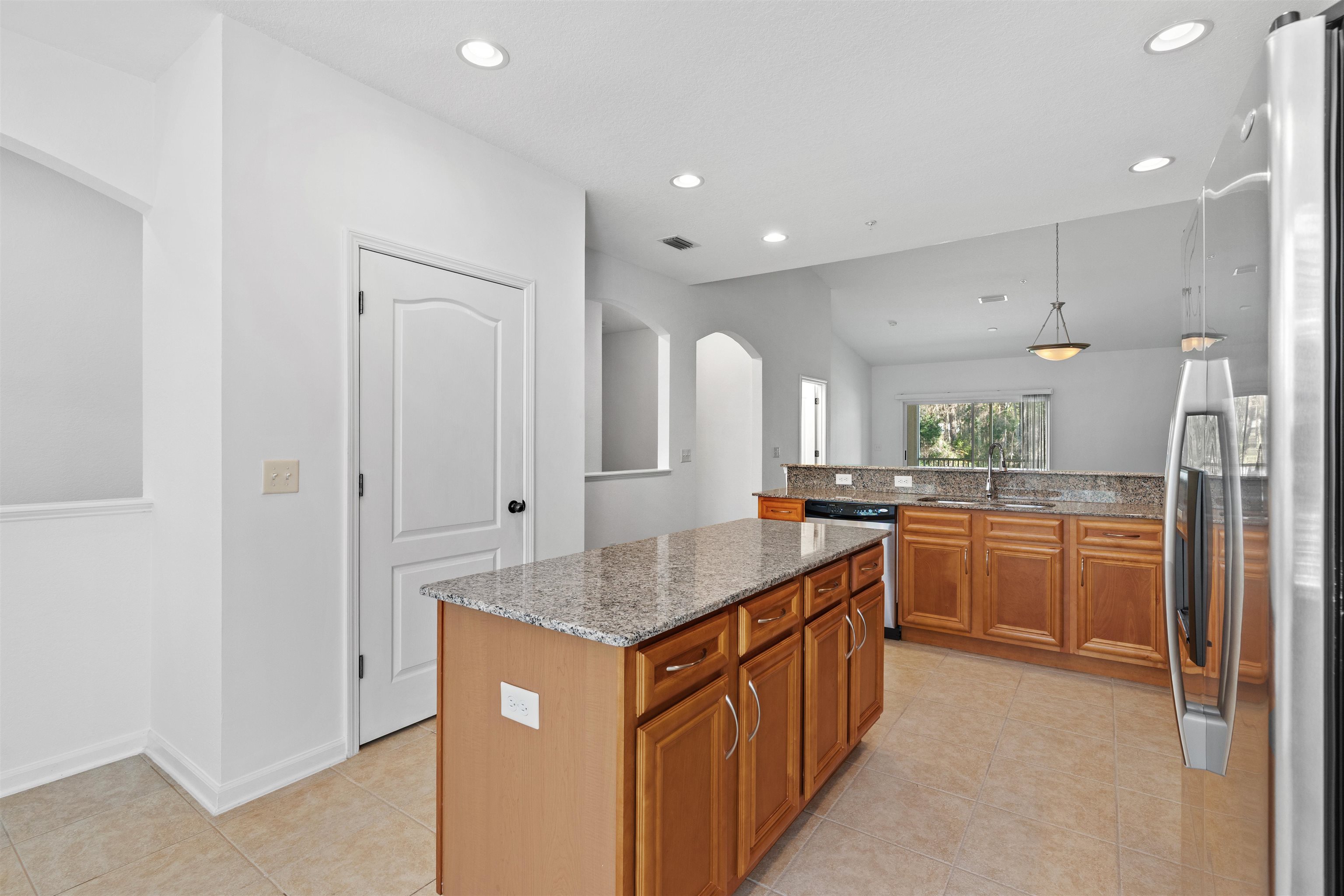 Image 7 of 78 For 215 Bayberry Cir  605