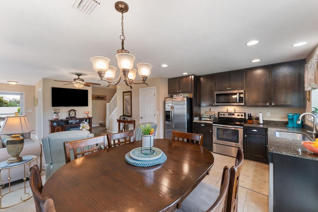 Image 10 of 42 For 205 Islander Dr