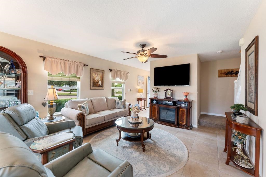 Image 14 of 42 For 205 Islander Dr