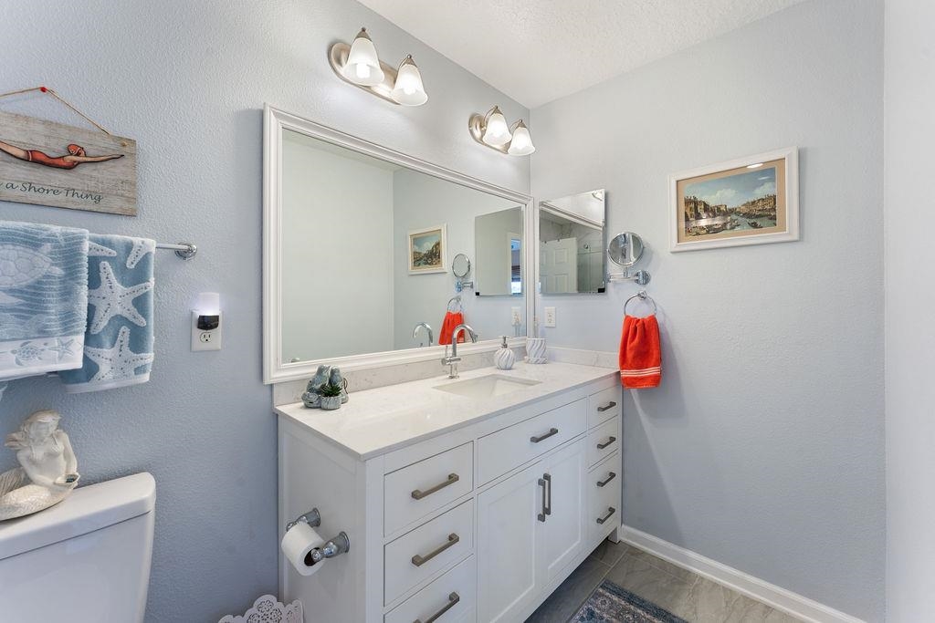 Image 20 of 42 For 205 Islander Dr