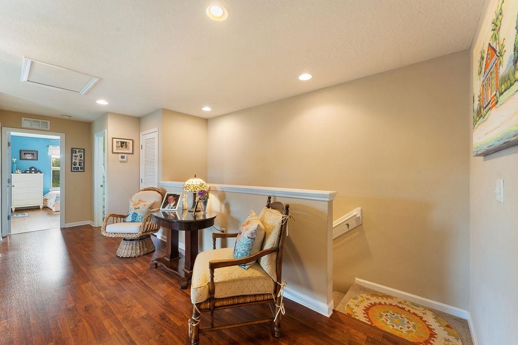 Image 23 of 42 For 205 Islander Dr