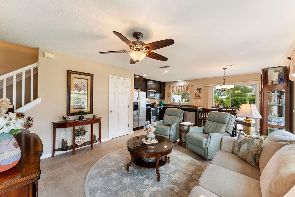 Image 5 of 42 For 205 Islander Dr