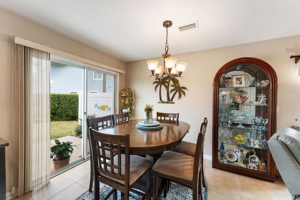 Image 7 of 42 For 205 Islander Dr