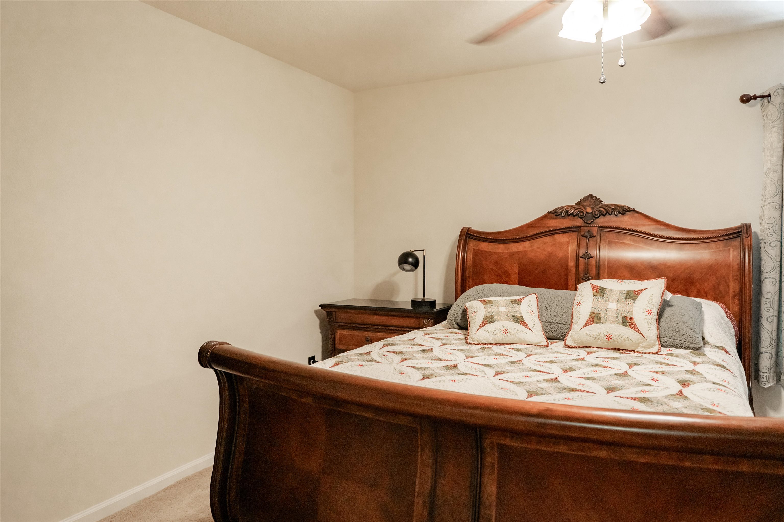 Image 18 of 51 For 563 Seville Pkwy