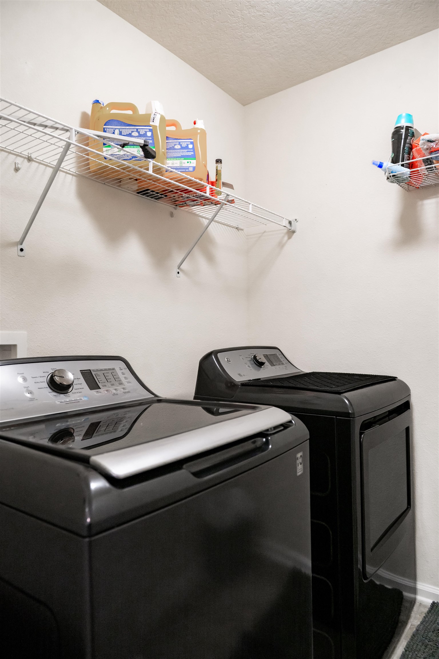 Image 22 of 51 For 563 Seville Pkwy