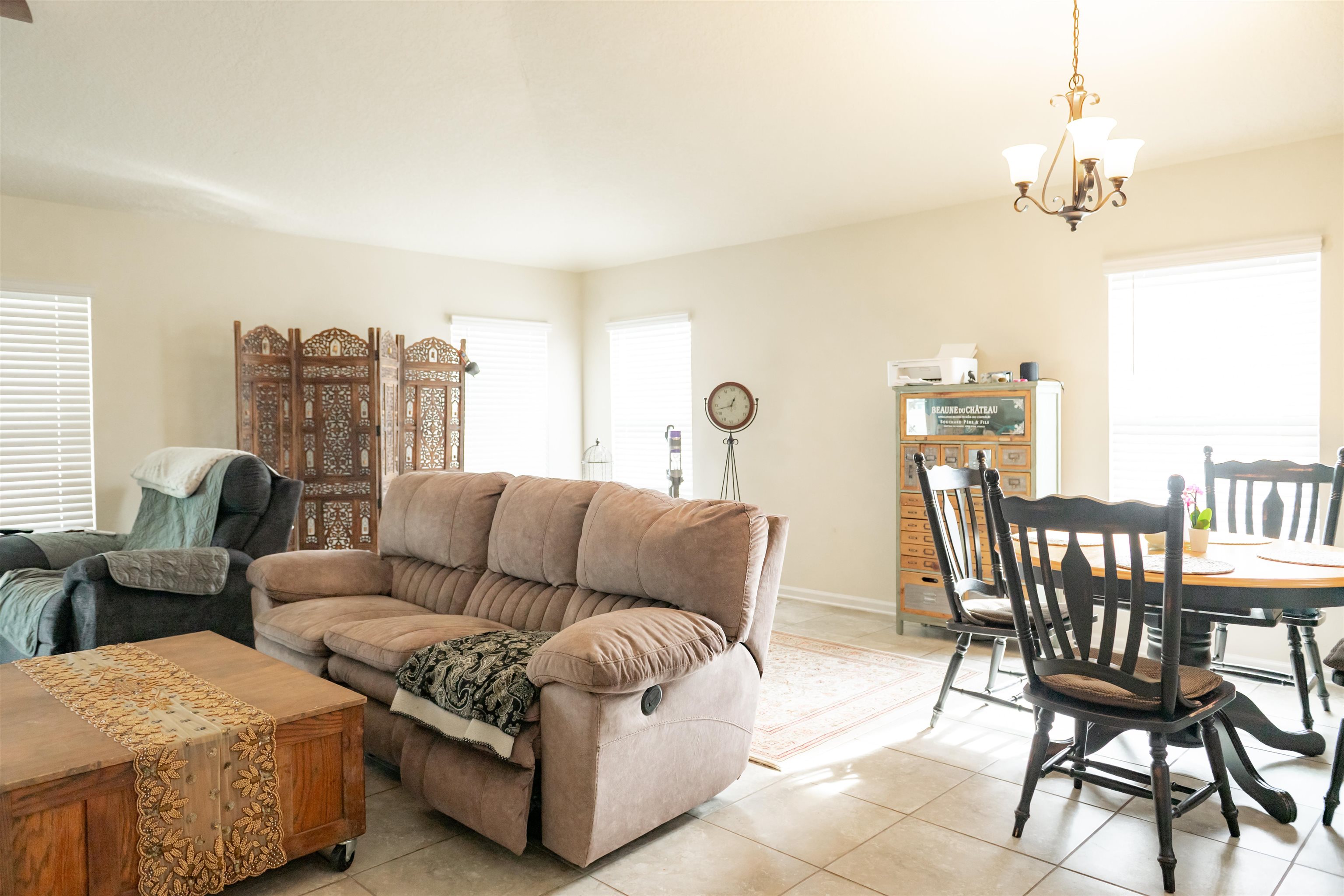 Image 29 of 51 For 563 Seville Pkwy