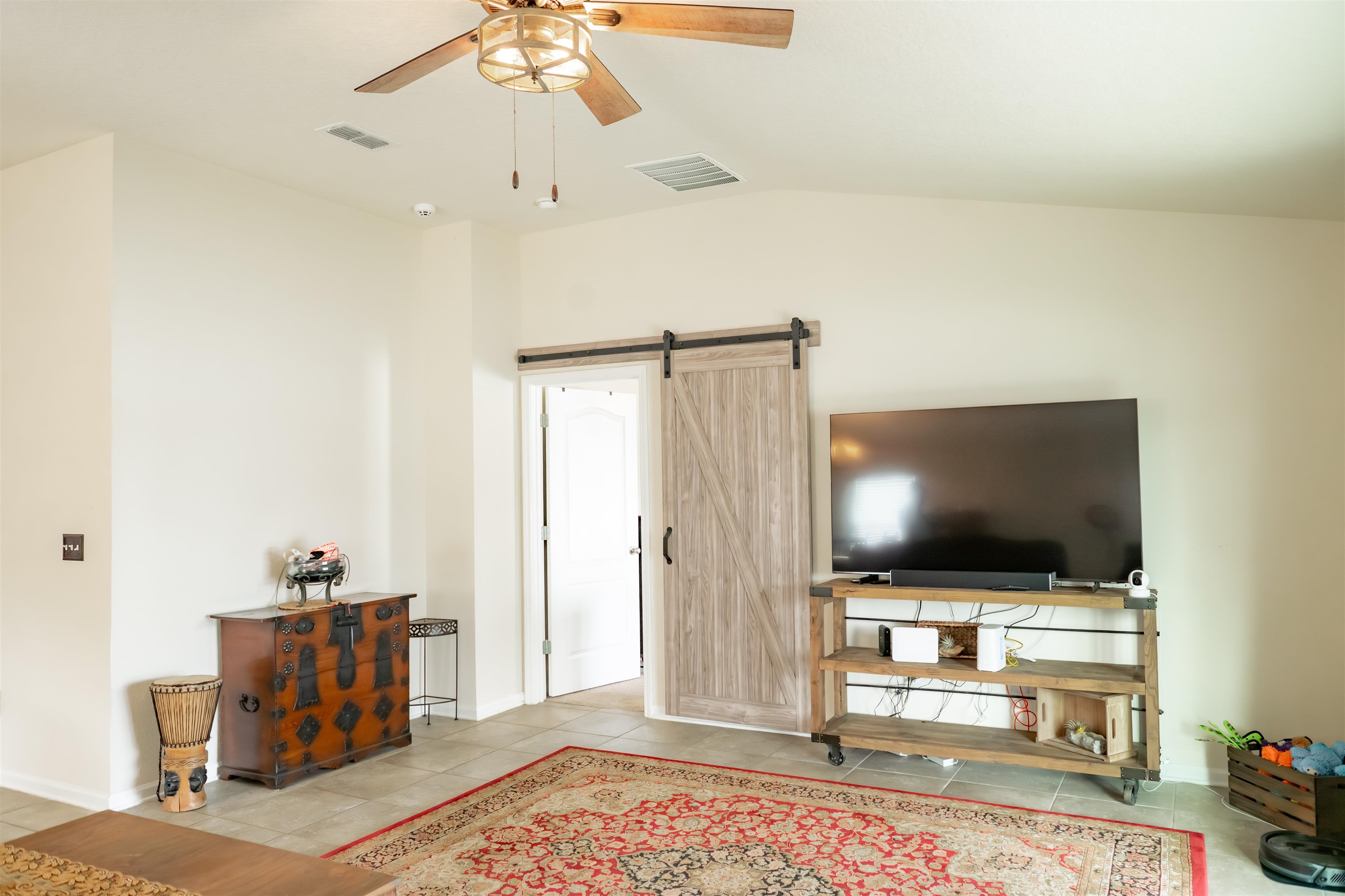 Image 31 of 51 For 563 Seville Pkwy