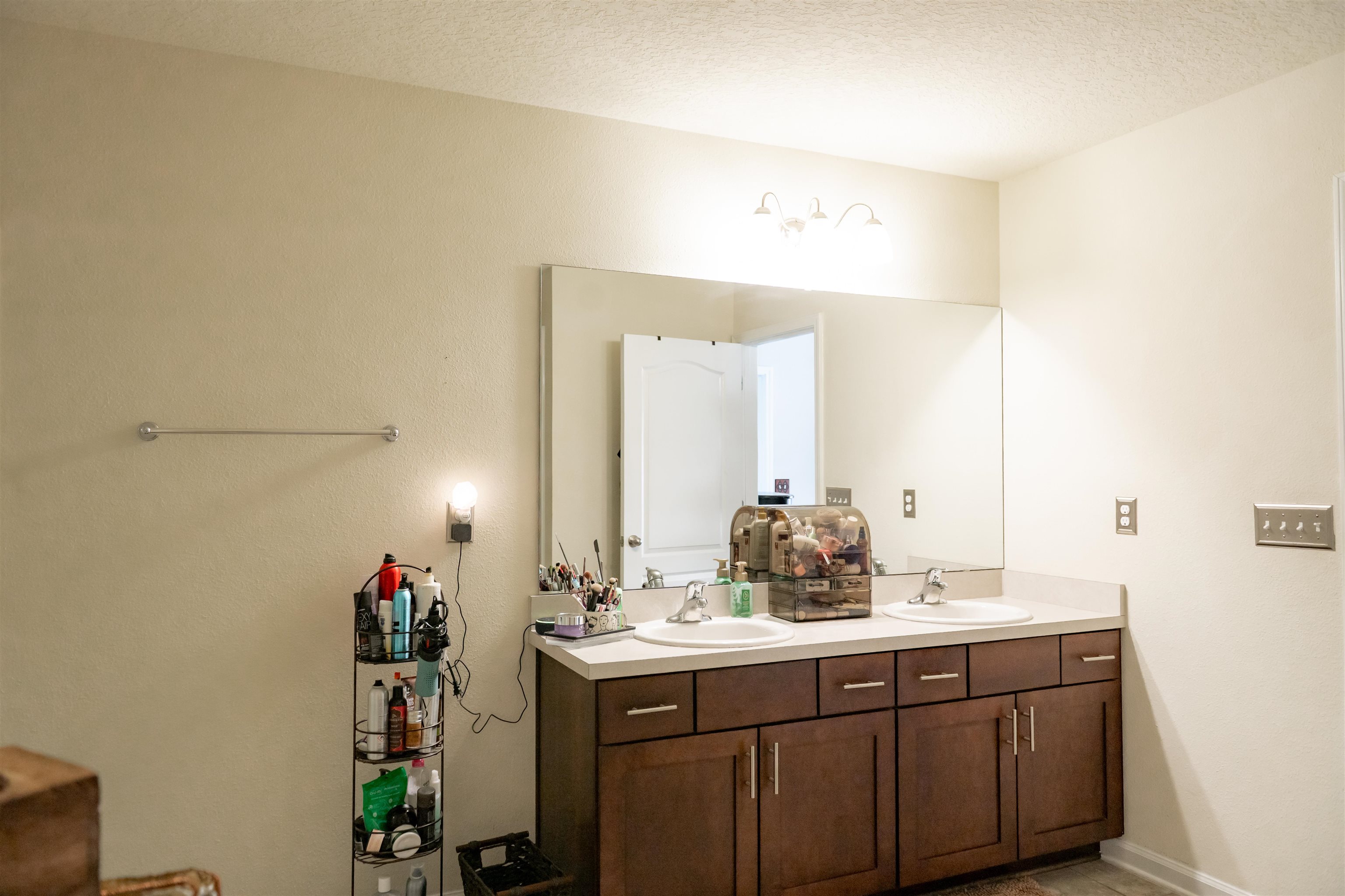 Image 39 of 51 For 563 Seville Pkwy