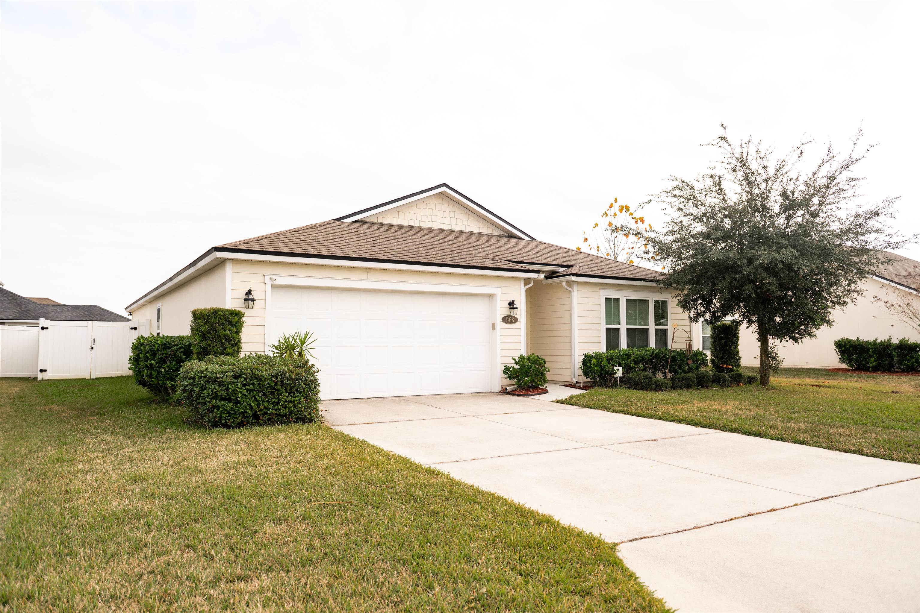 Image 4 of 51 For 563 Seville Pkwy