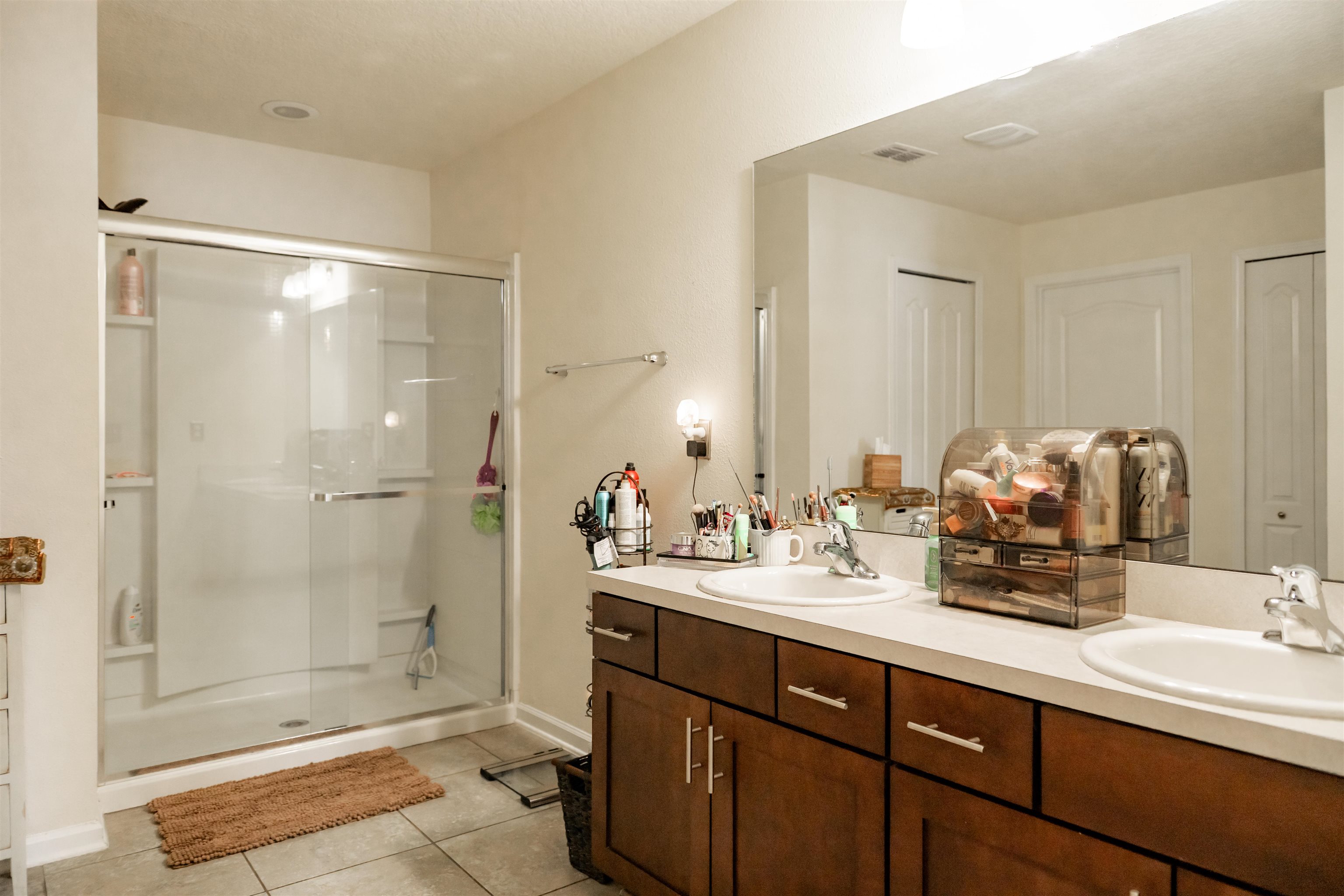 Image 43 of 51 For 563 Seville Pkwy