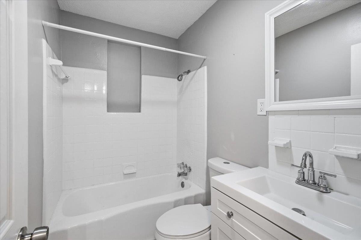 Image 13 of 45 For 5419 Alpha Ave