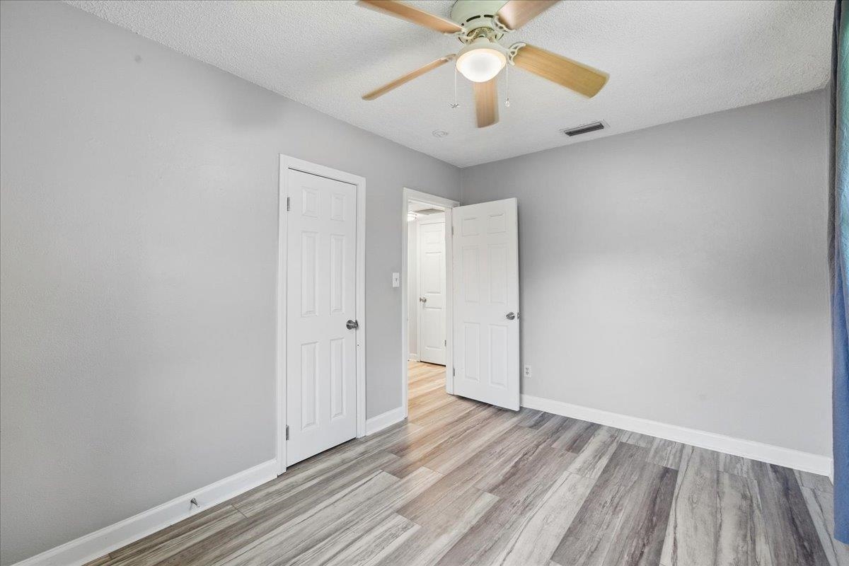 Image 18 of 45 For 5419 Alpha Ave