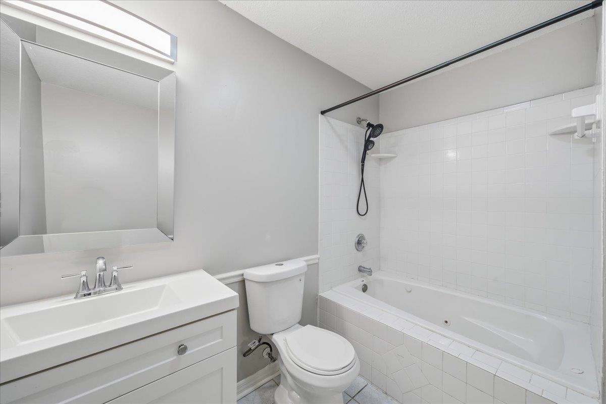 Image 23 of 45 For 5419 Alpha Ave