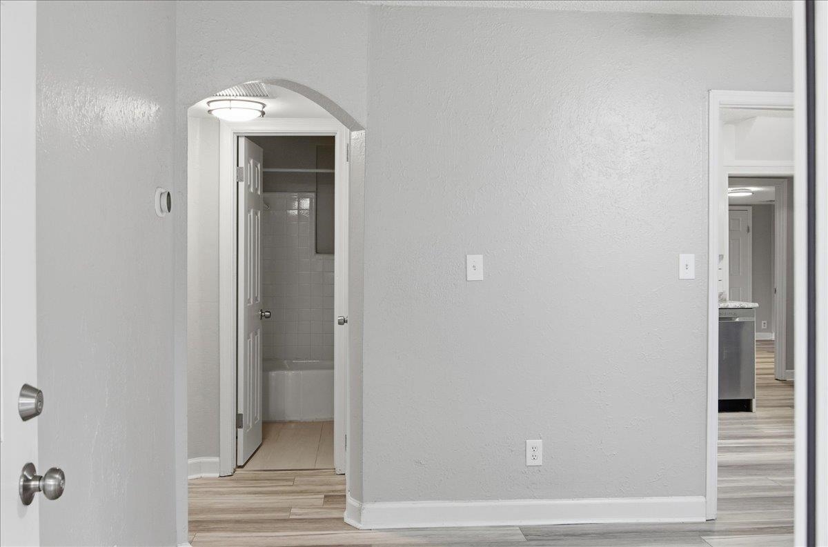 Image 4 of 45 For 5419 Alpha Ave