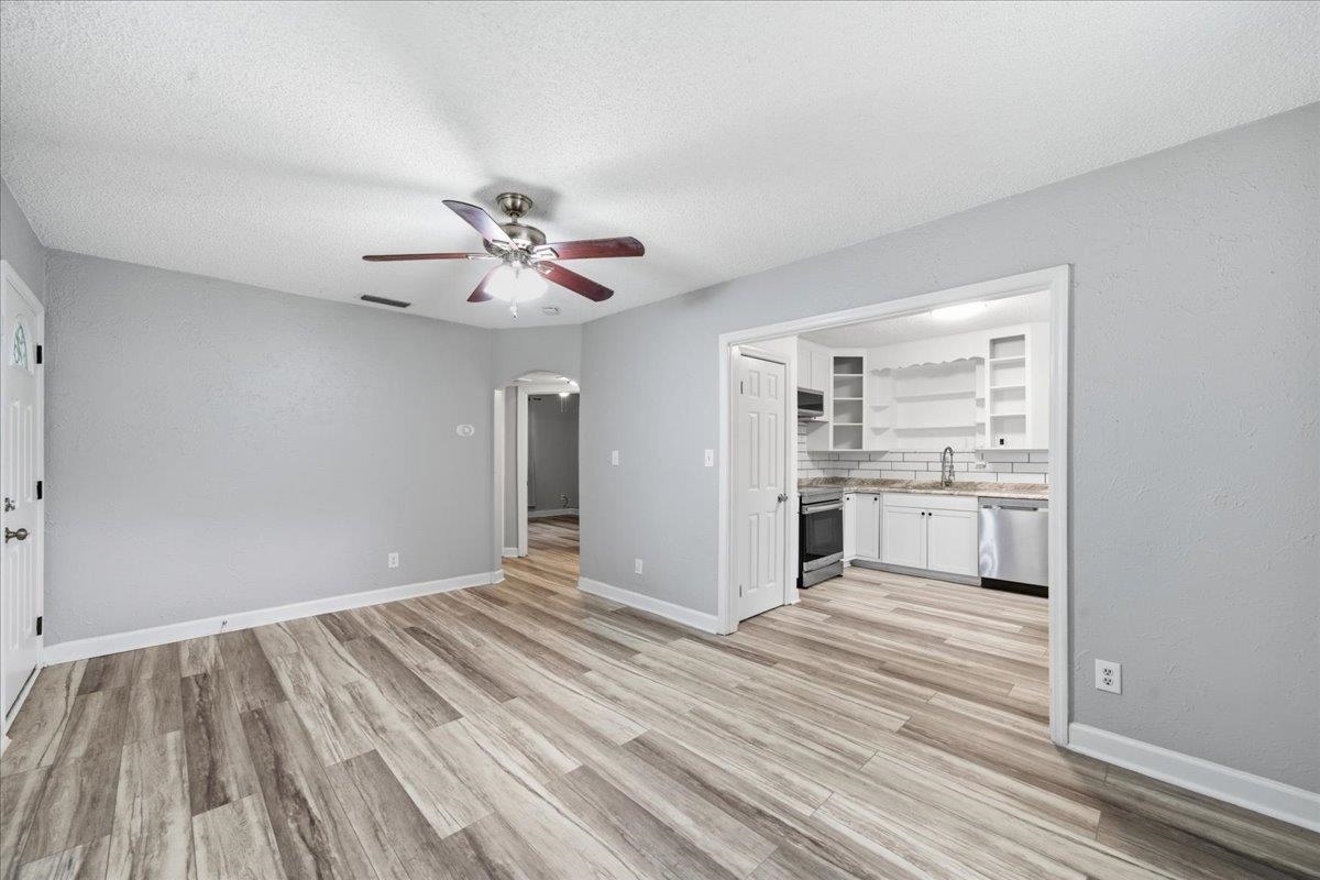 Image 8 of 45 For 5419 Alpha Ave