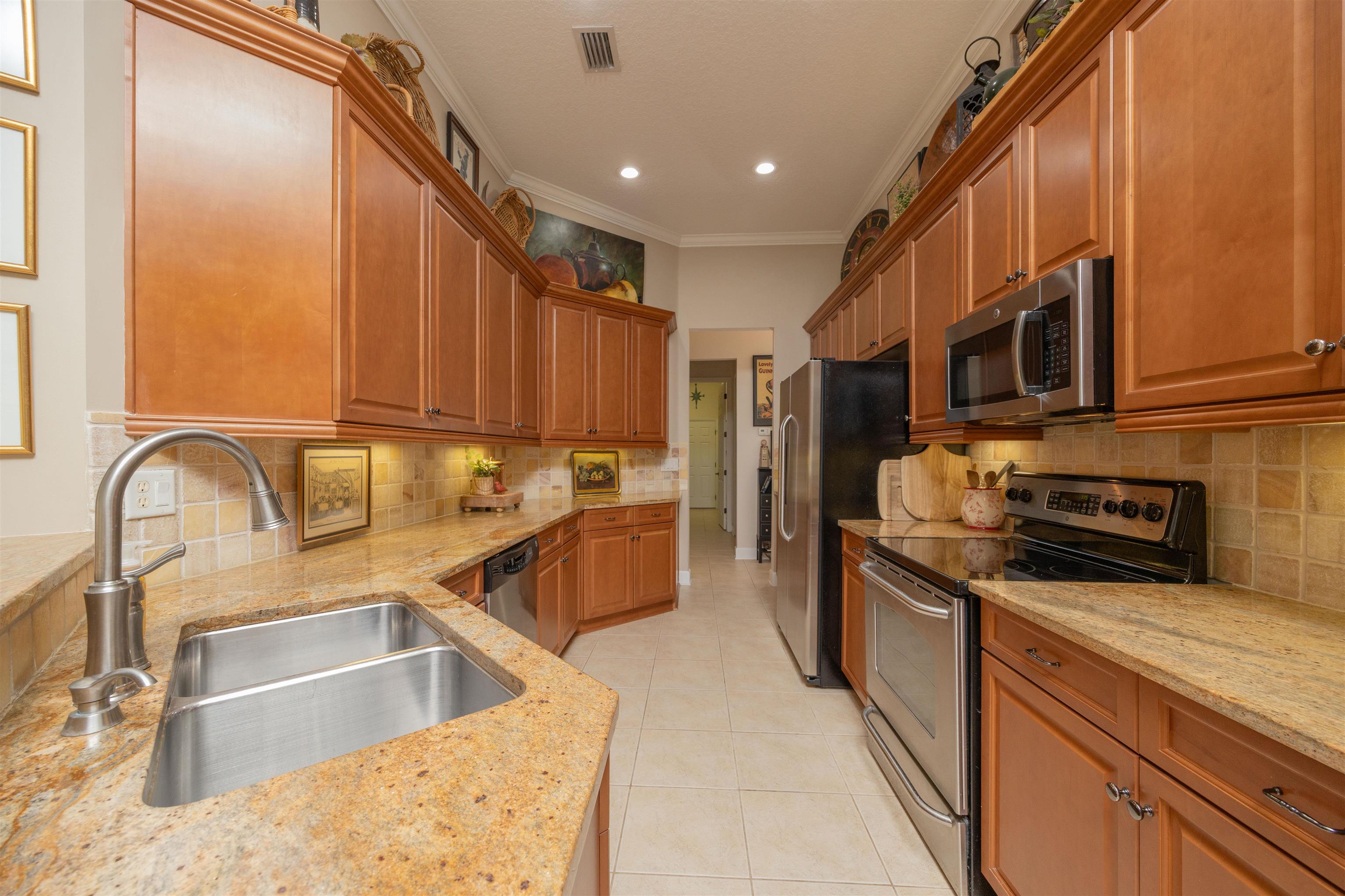 Image 14 of 77 For 1160 Inverness Dr