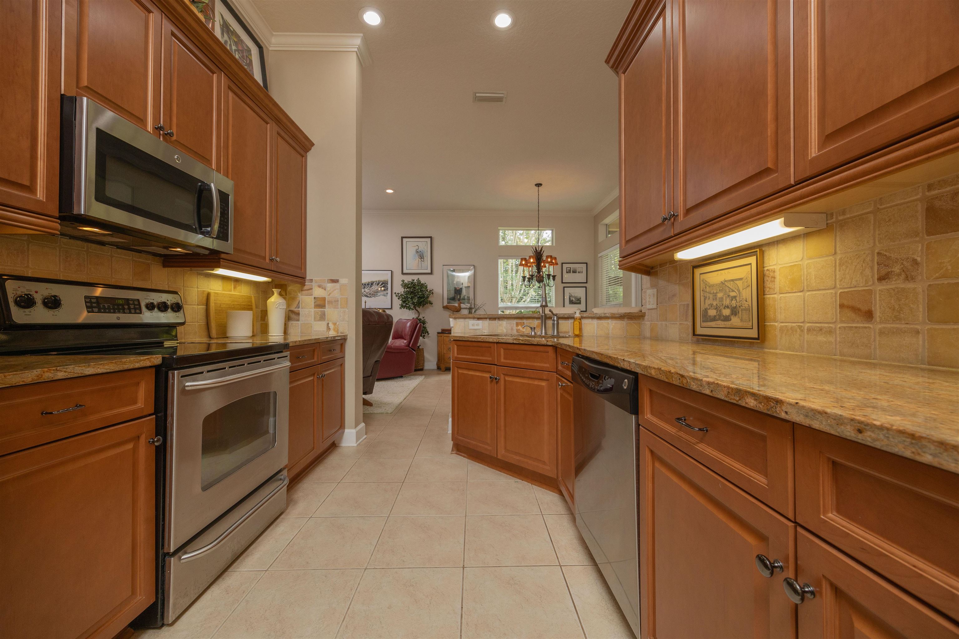 Image 15 of 77 For 1160 Inverness Dr