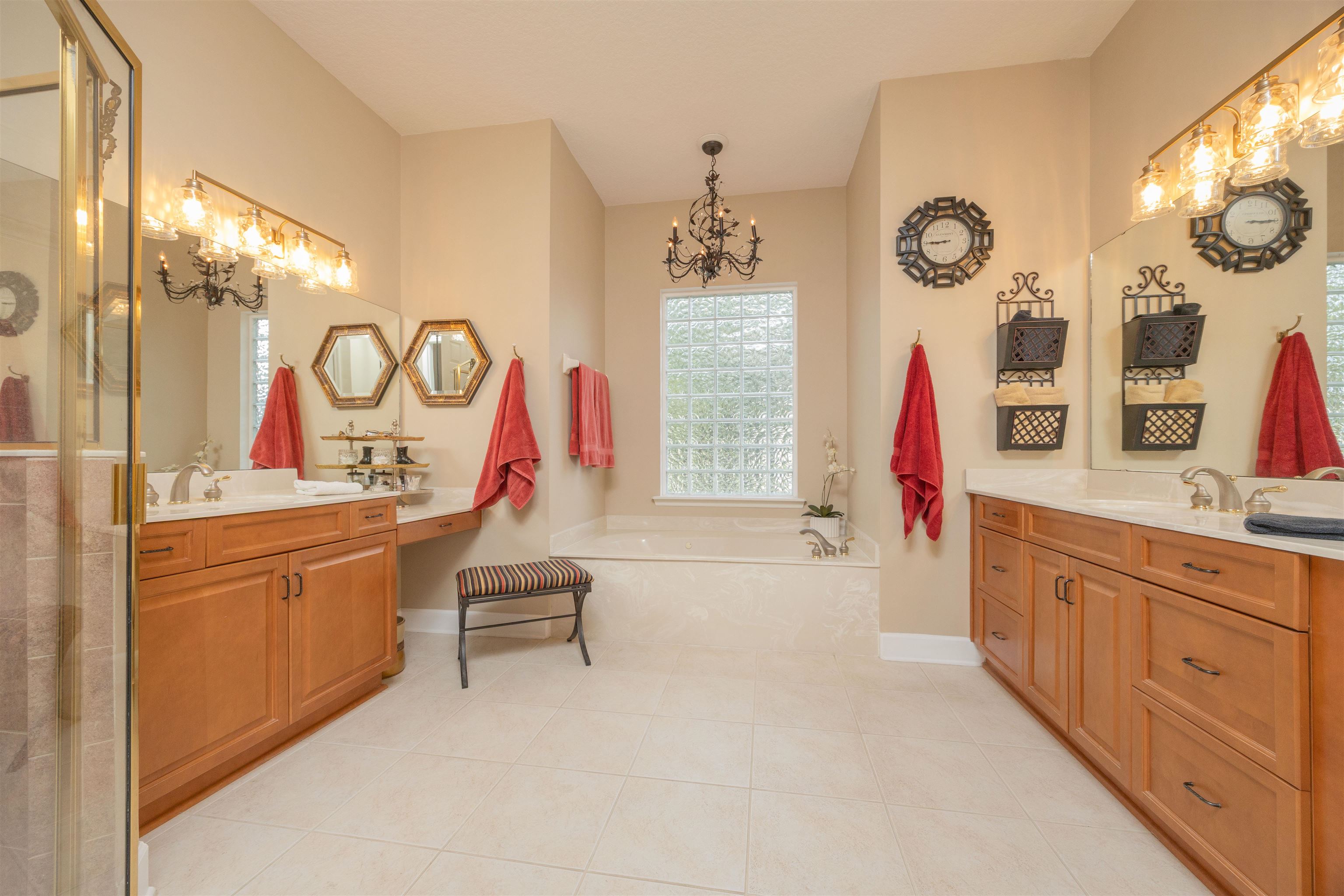 Image 29 of 77 For 1160 Inverness Dr