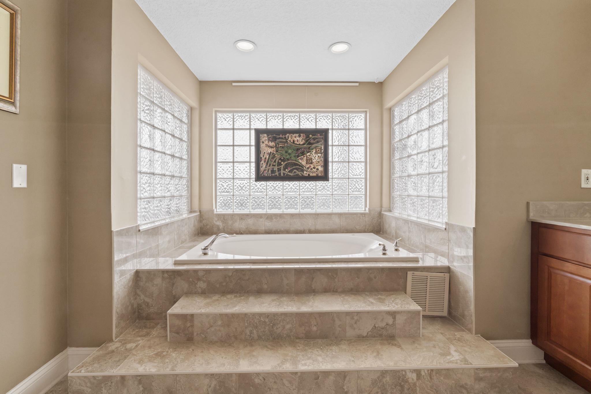 Image 29 of 77 For 821 Kalli Creek Lane