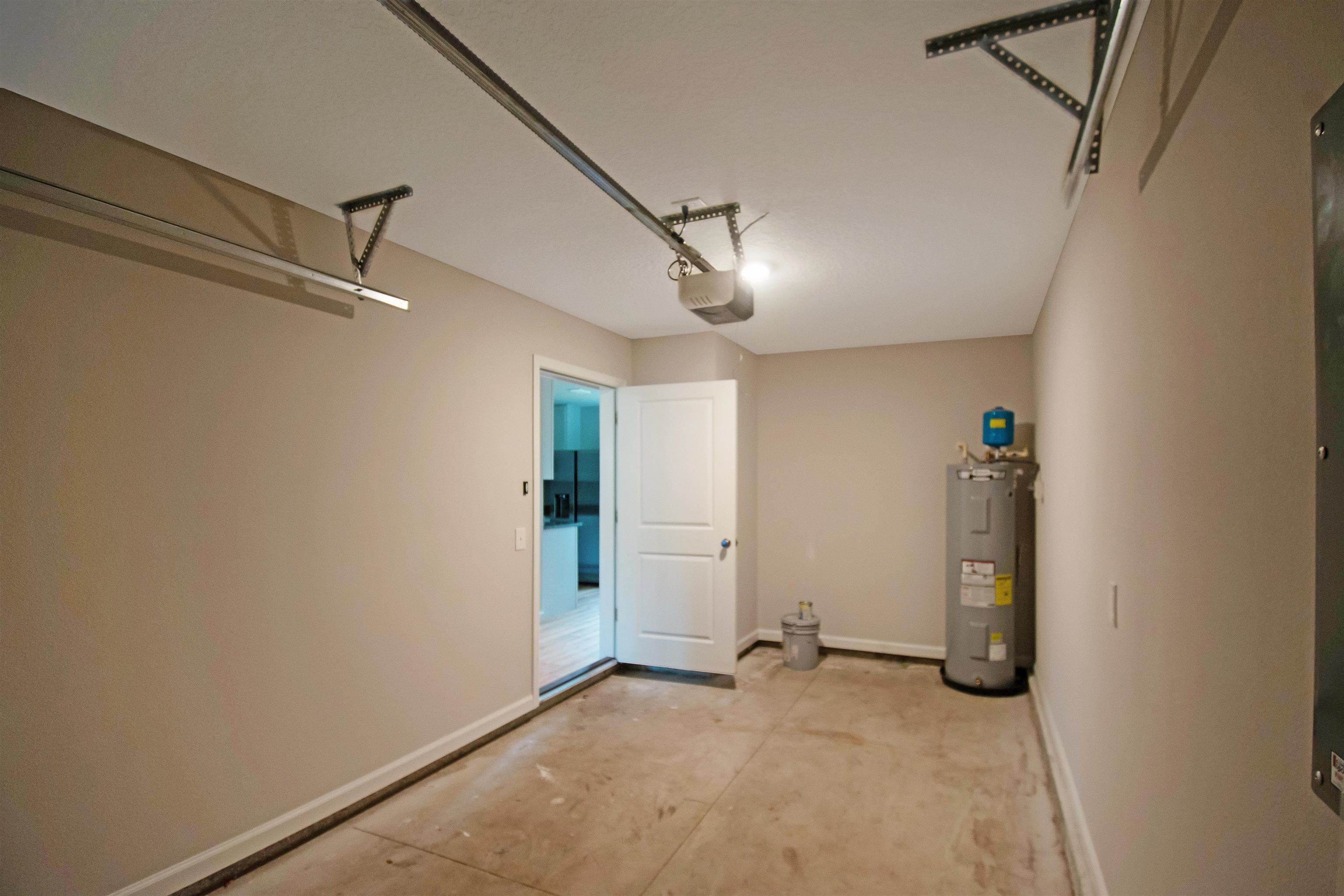 Image 16 of 16 For 475 Woodlawn St S