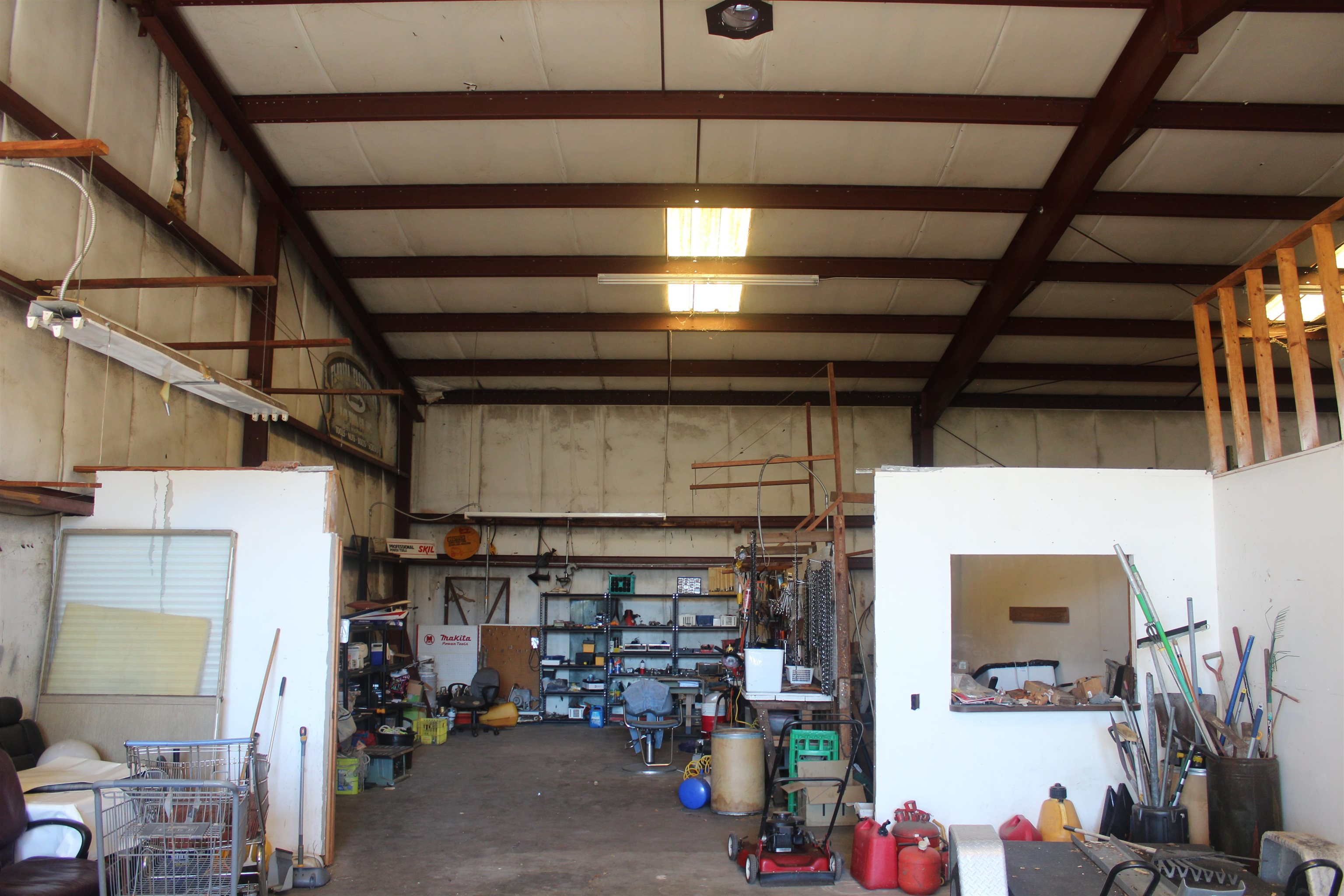 Image 7 of 28 For 2826 Waldo Road Ne