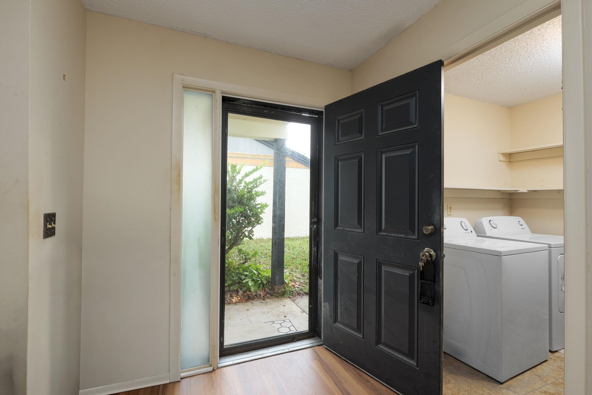 Image 5 of 22 For 138 Bermuda Ct