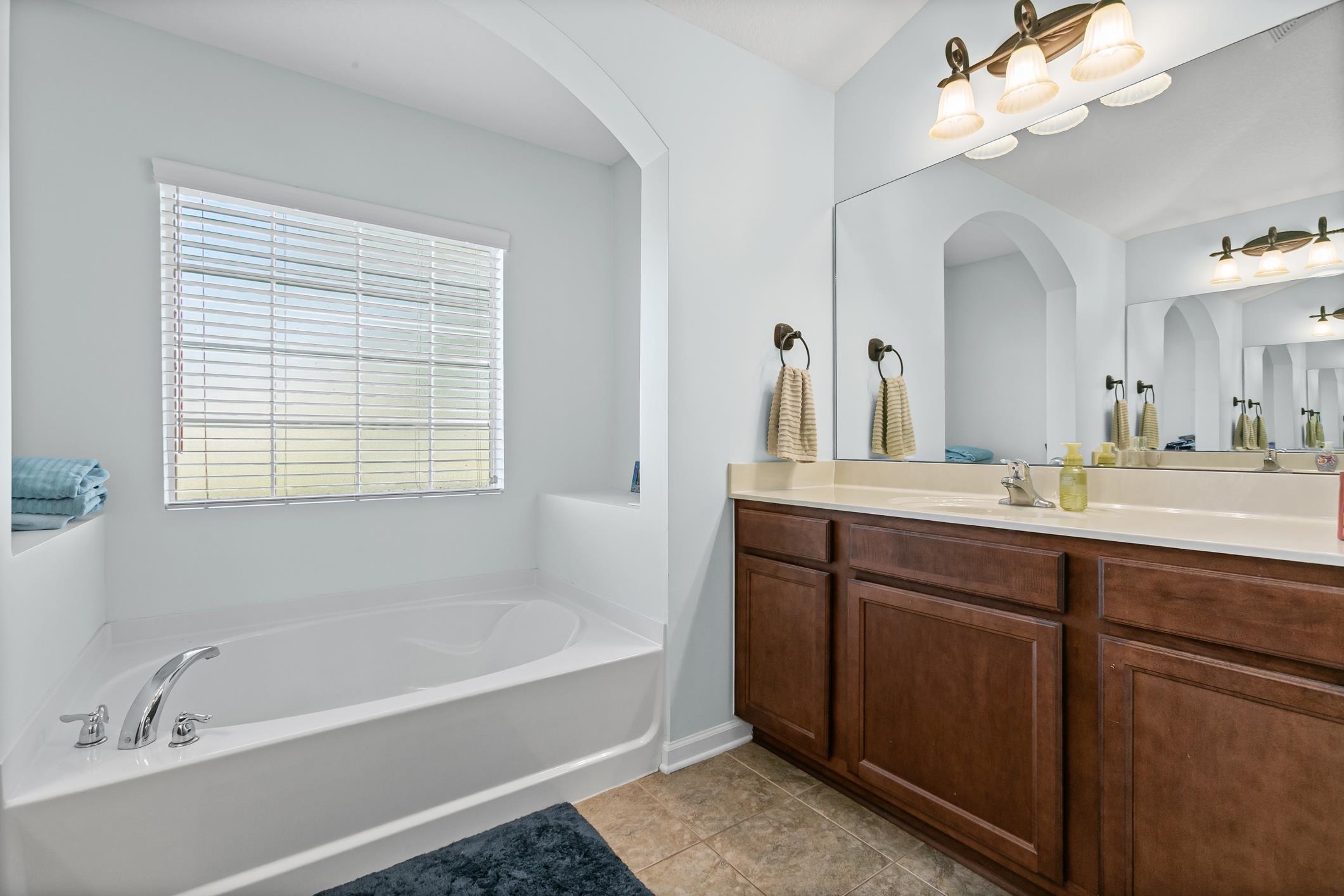 Image 46 of 86 For 2724 N Portofino Rd