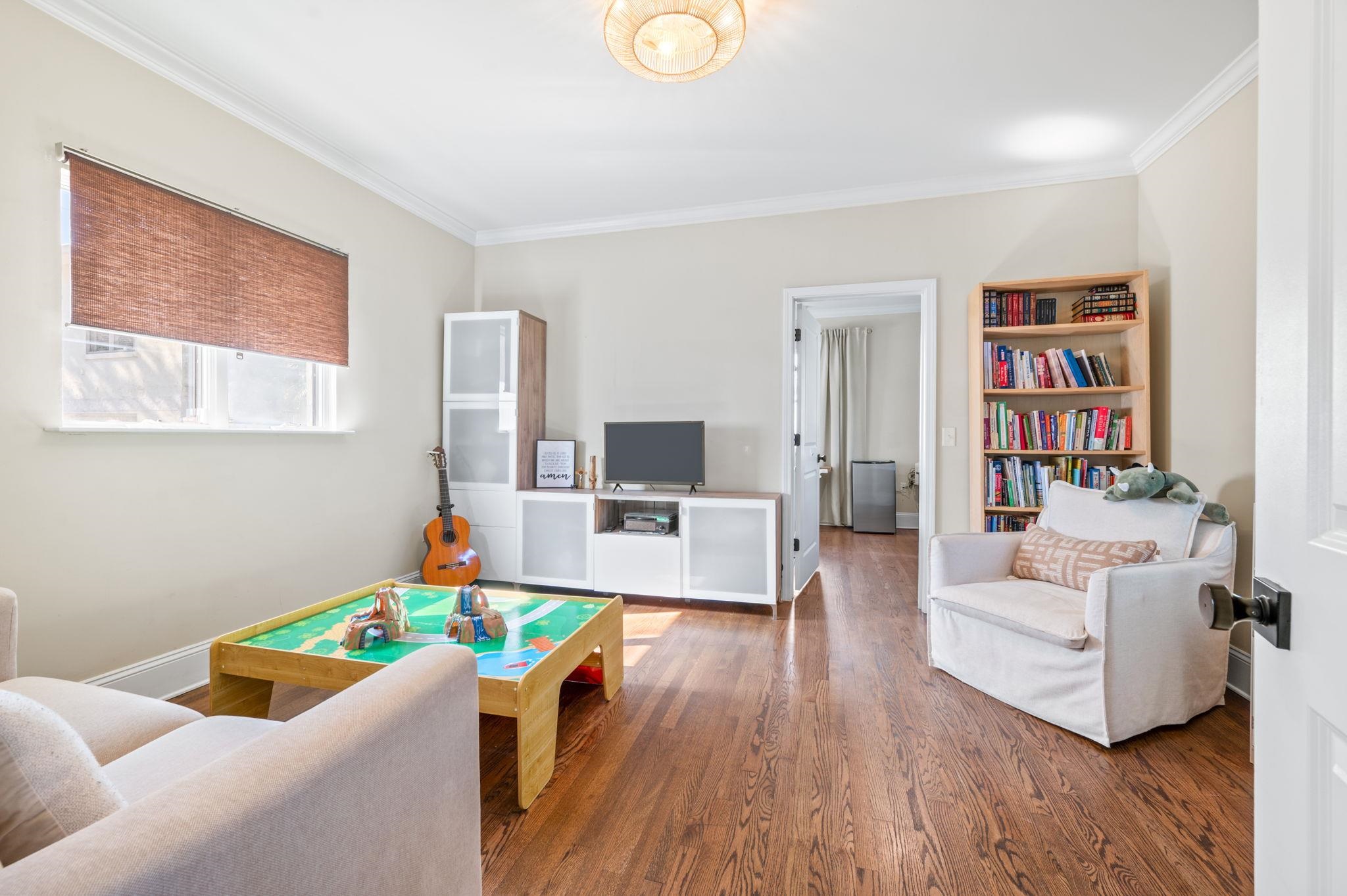 Image 17 of 100 For 215 Oglethorpe Blvd